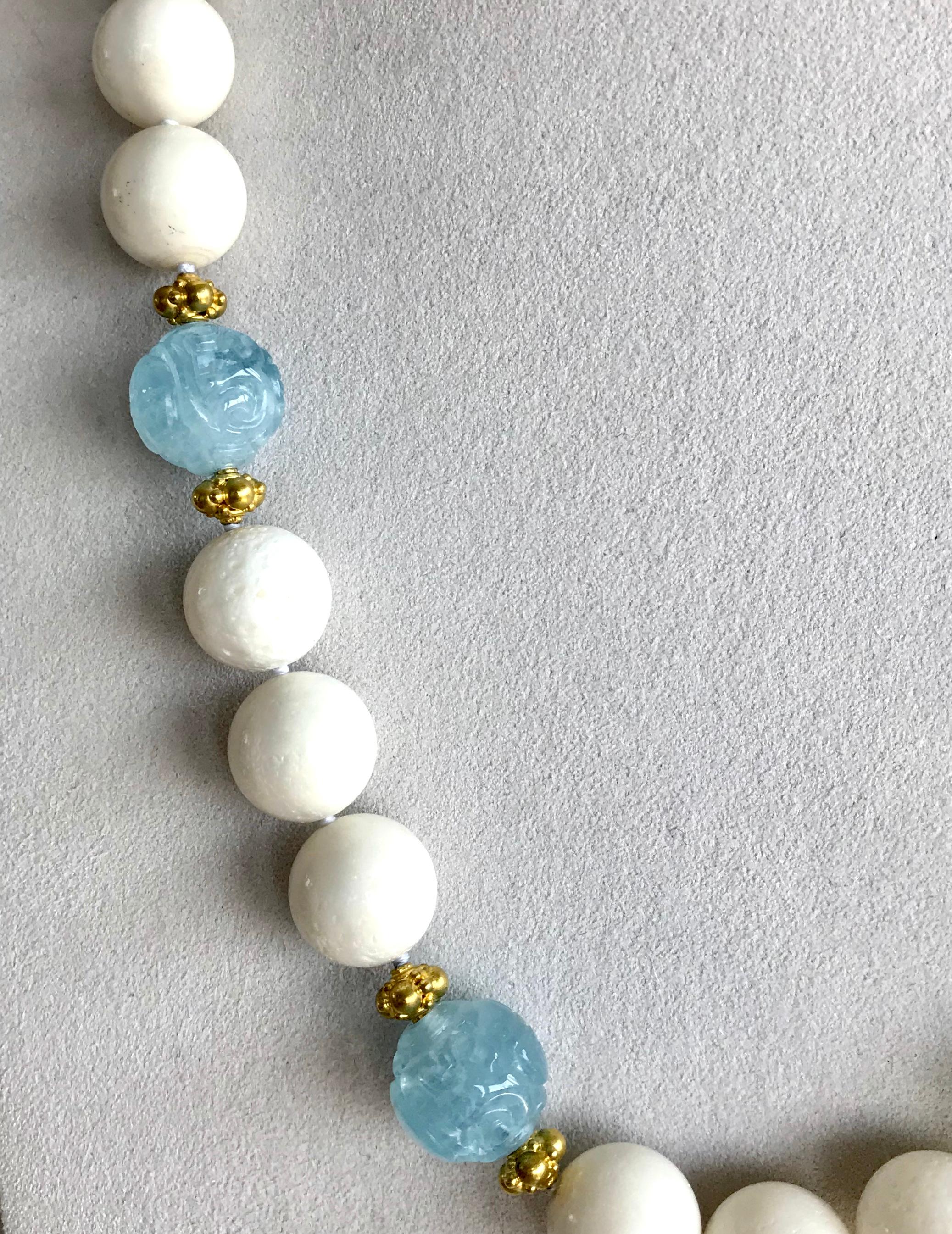 18 Karat Yellow Gold White Coral Carved Aquamarine Beaded Necklace In New Condition In New York, NY