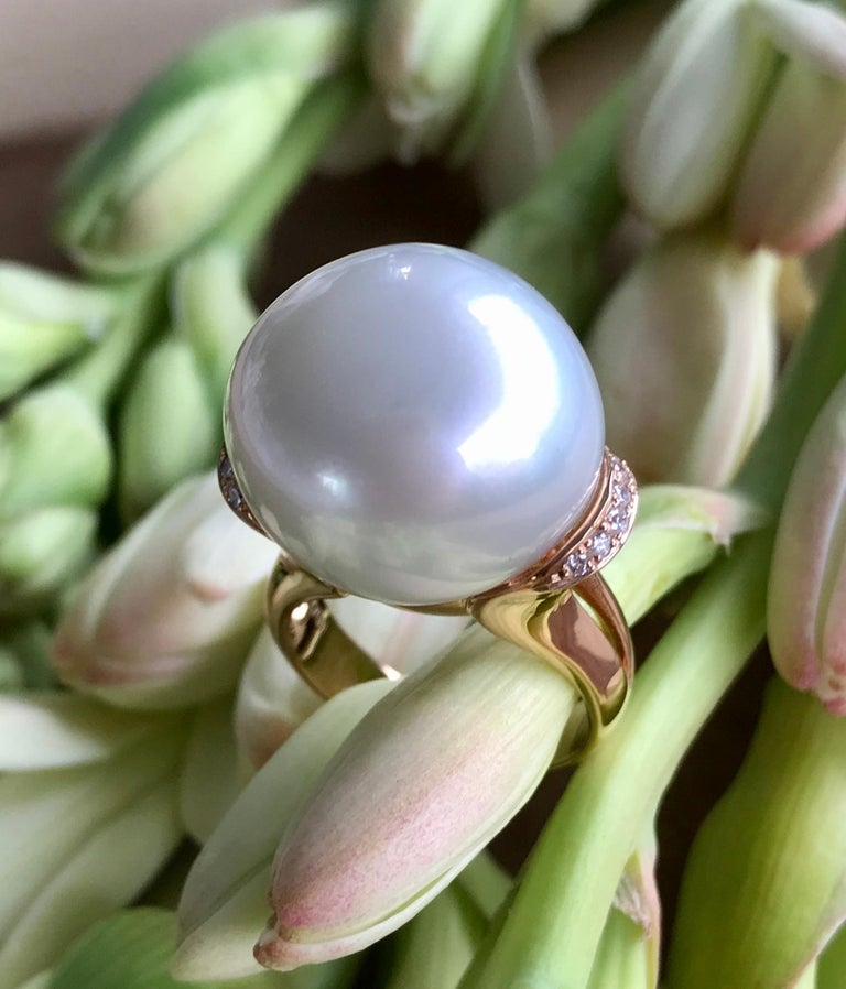 Contemporary 18 Karat Rose Gold White South Sea Pearl Diamond Solitaire Cocktail Ring For Sale