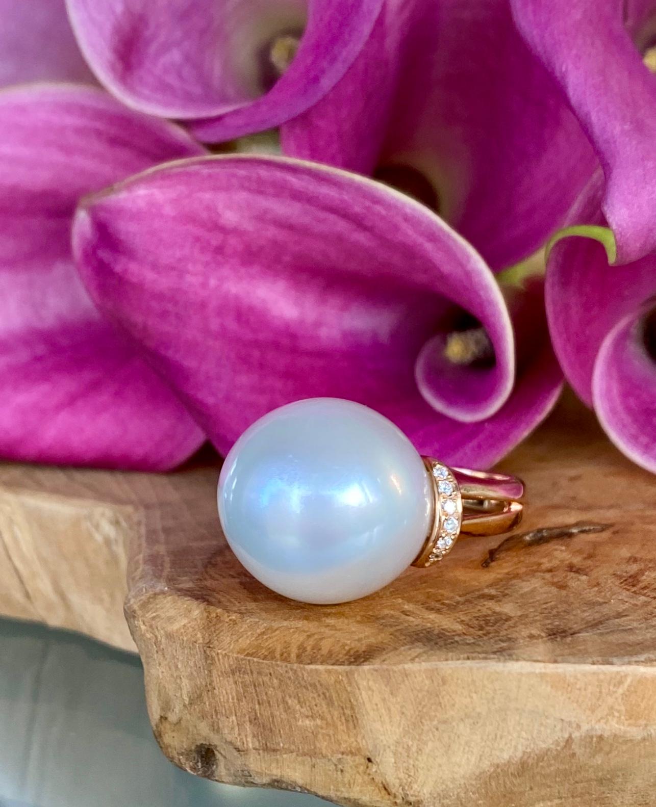 18 Karat Rose Gold White South Sea Pearl Diamond Solitaire Cocktail Ring In New Condition For Sale In New York, NY