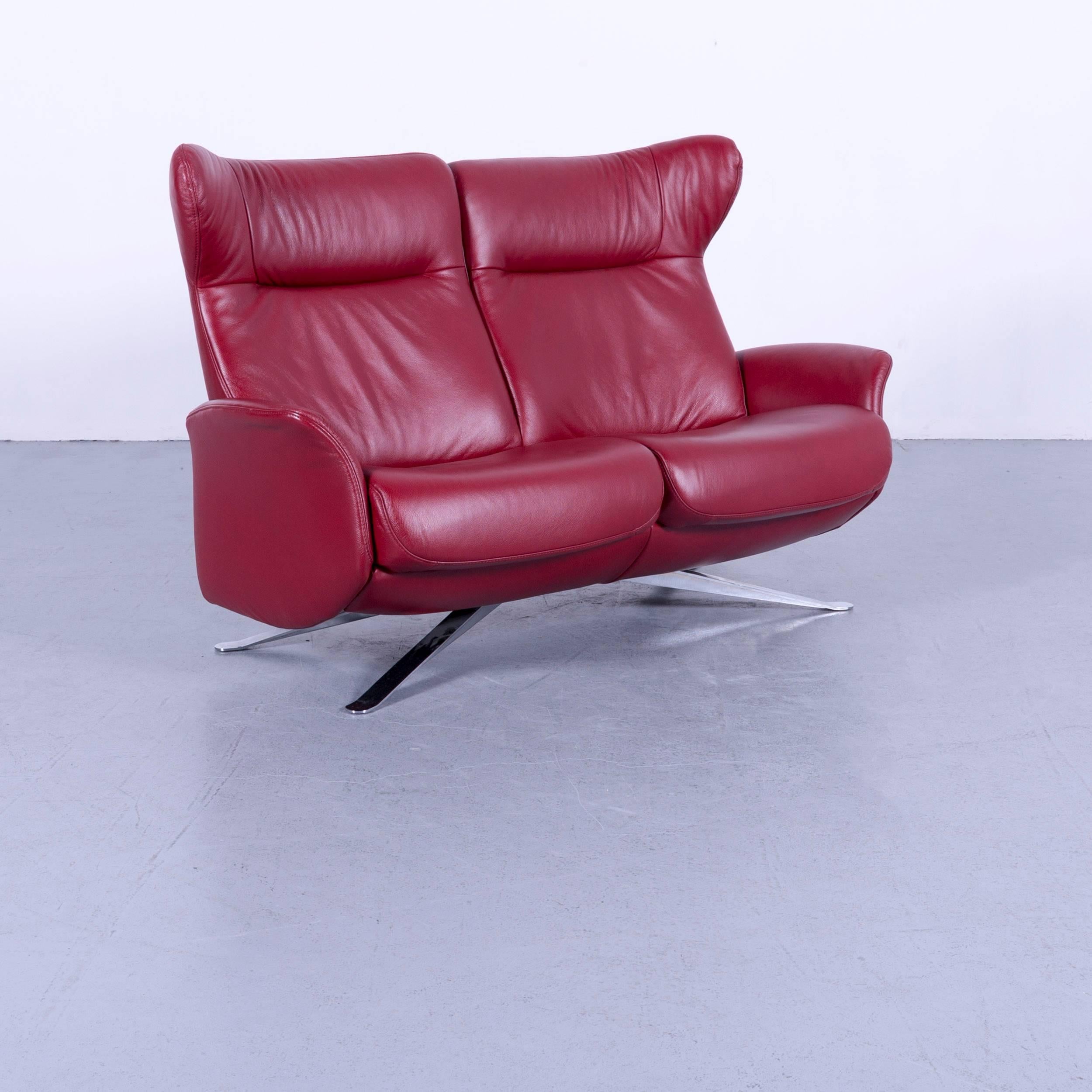 We bring to you an Joop, leather sofa red two-seat recliner.