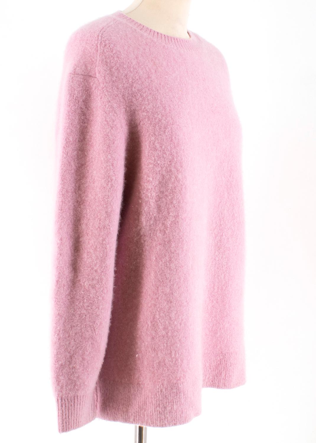 Joostricot Pink 3/4 oversized sweater and shorts Cashmere set. Gorgeous Cashmere set, Fits true to size. Designed for a close fit. Mid-weight knit.

Sold Out online - Current season.

Cashmere x Lycra x Nylon

UK6
36