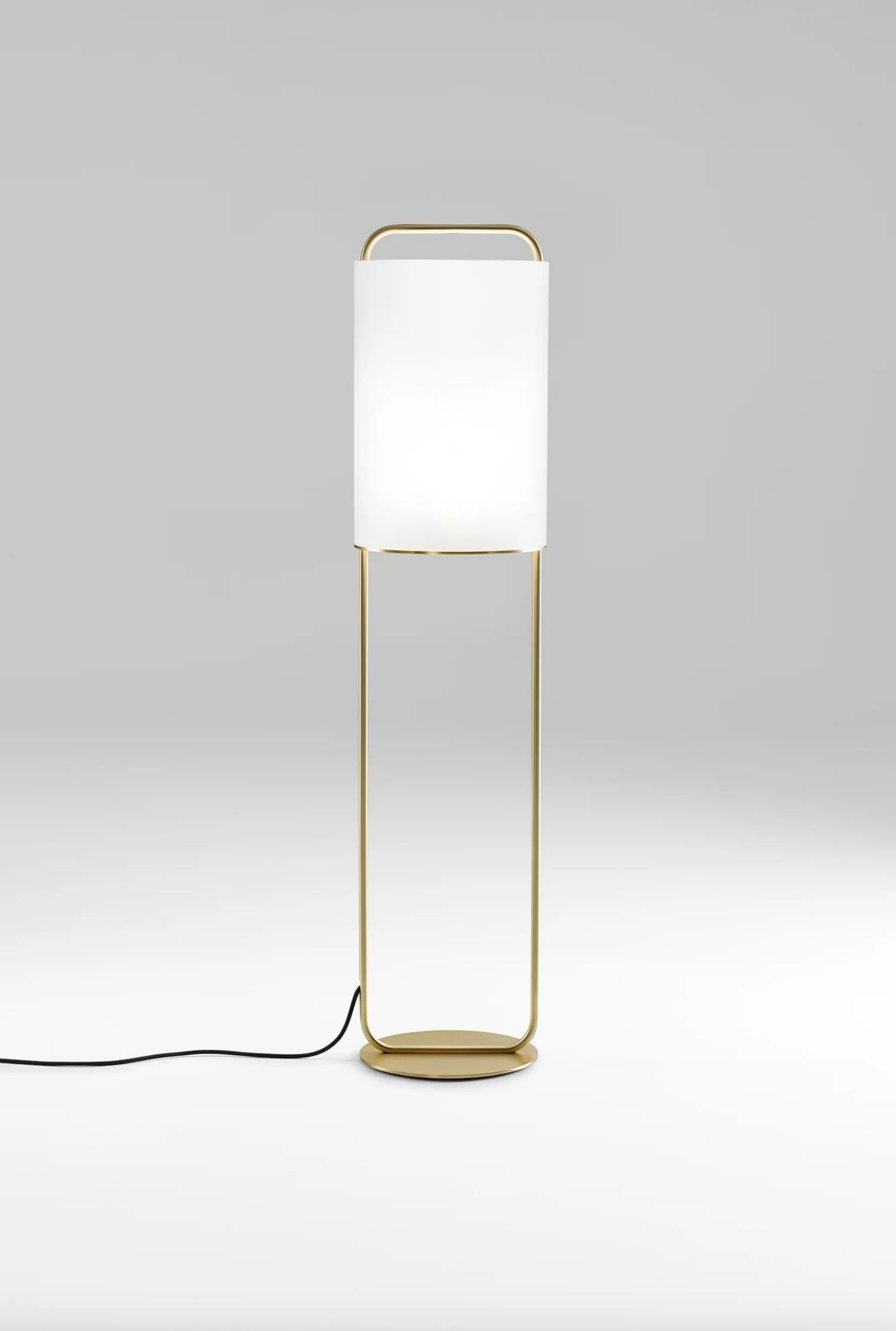 Jordi Veciana Alistair P Lámpara De Pie Para Parachilna

Formado por formas geométricas básicas: base circular, estructura cuadrada y difusor cilíndrico de vidrio soplado opalino. Esta lámpara es sencillamente elegante.

Detalles del