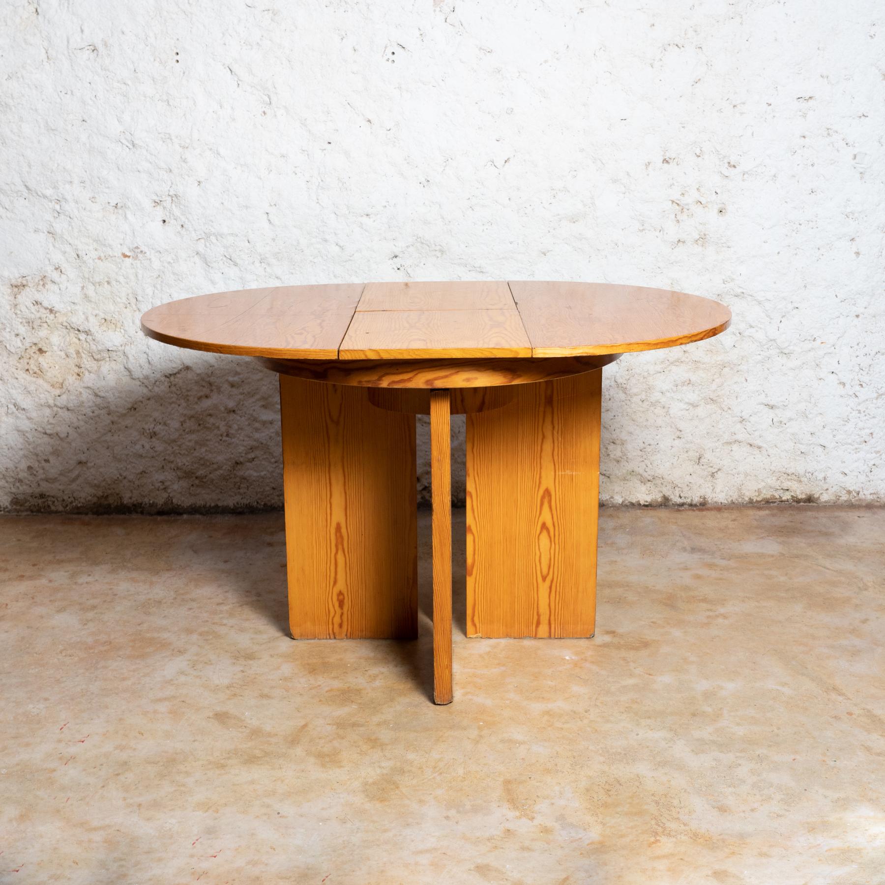 Mid-Century Modern Jordi Vilanova Aran Extensible Table, circa 1960