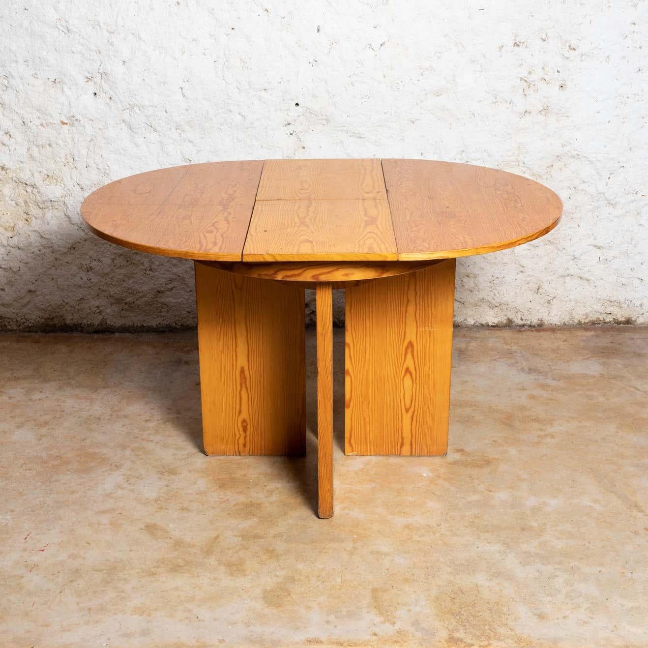 Jordi Vilanova Aran Extensible Table, circa 1960 For Sale 2