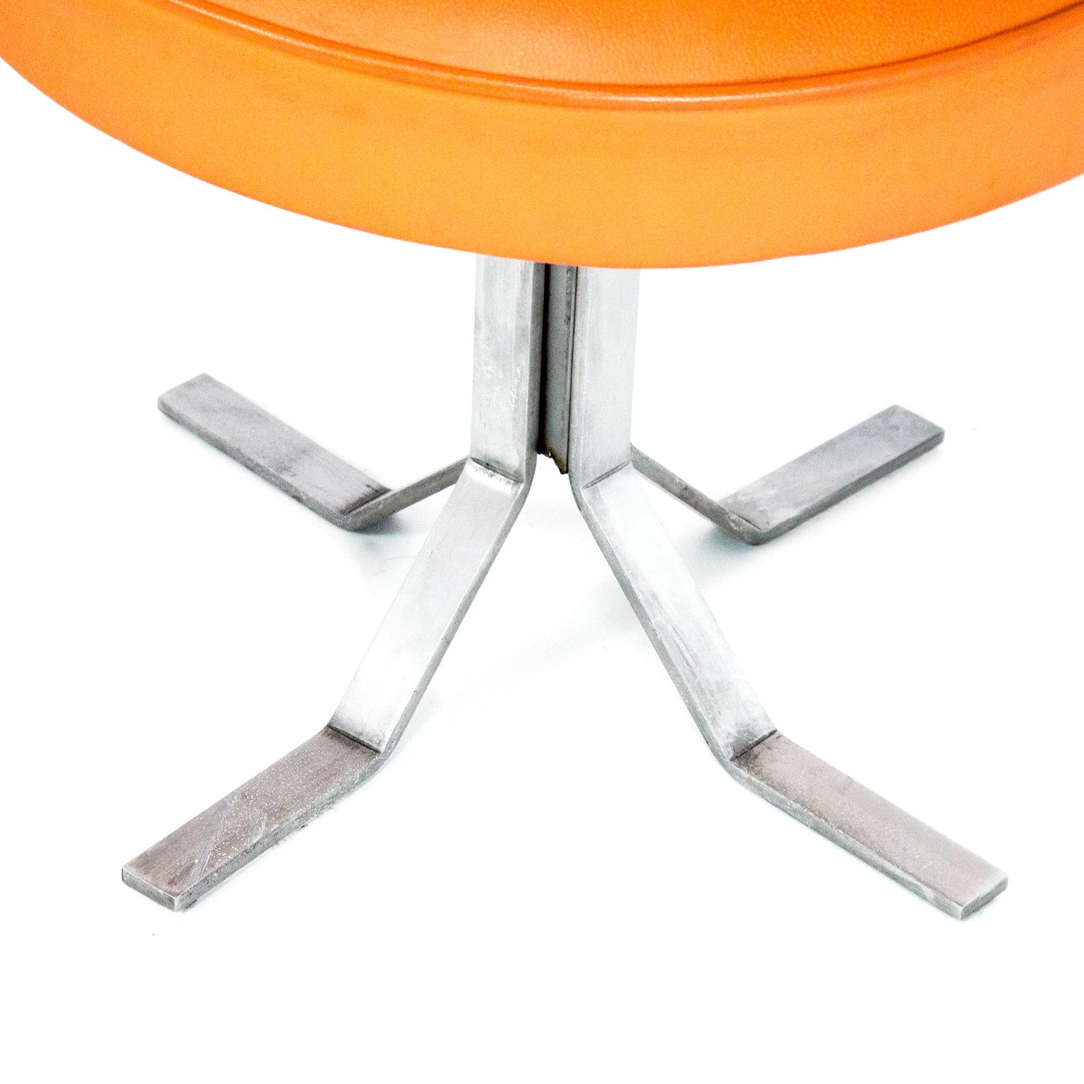 Jordi Vilanova pair of Midcentury Orange Leather Chairs, 1970s 3