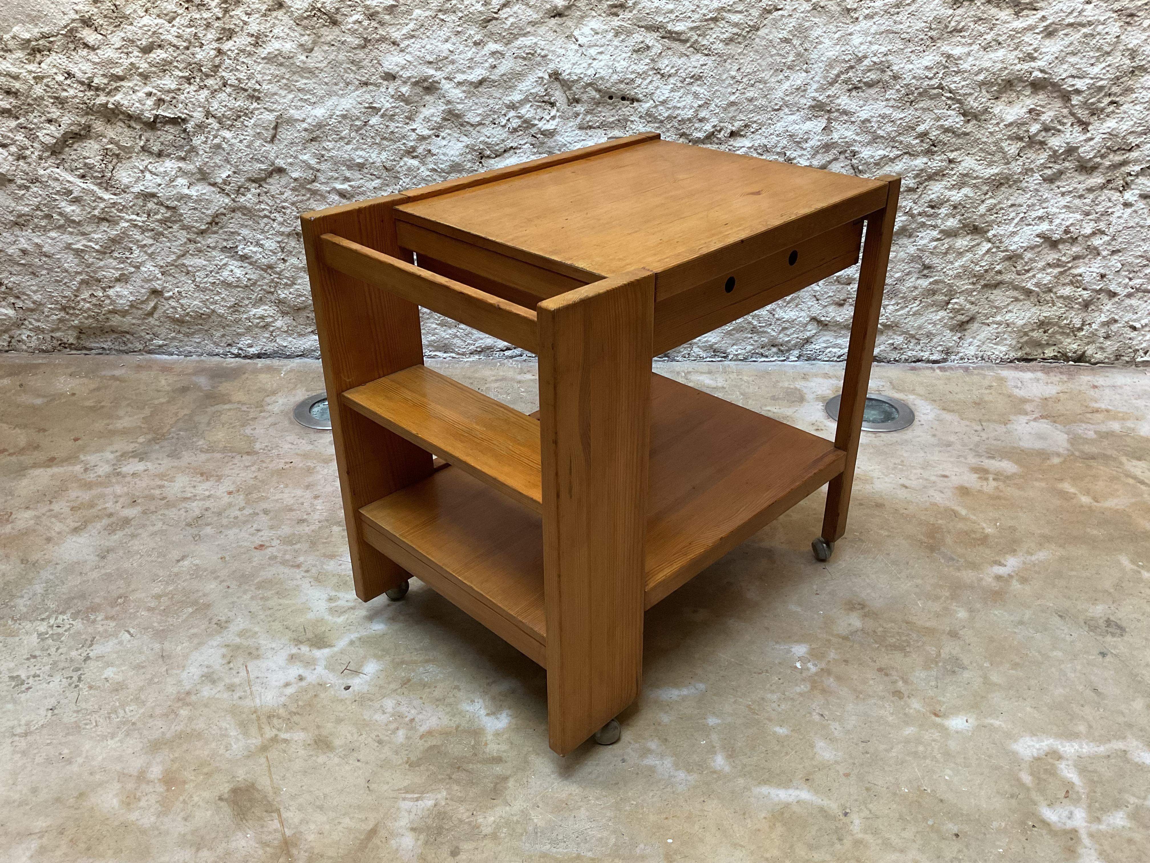 Jordi Vilanova Barwagen aus Kiefernholz, Spanien, CIRCA 1960 (Mitte des 20. Jahrhunderts) im Angebot