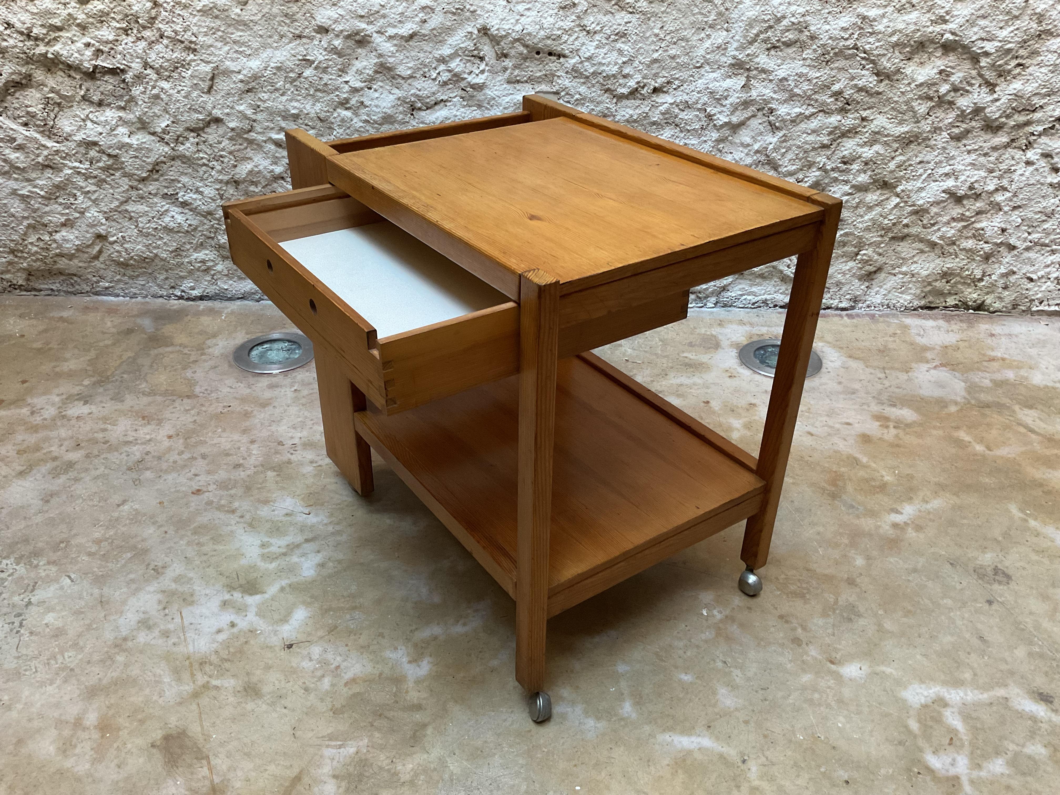 Jordi Vilanova Barwagen aus Kiefernholz, Spanien, CIRCA 1960 im Angebot 1