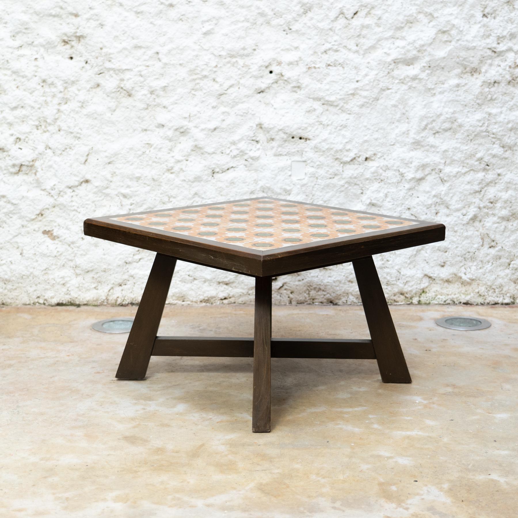 Jordi Vilanova Wood and Ceramic Coffee Table: Spanish Mid-century Masterpiece For Sale 1