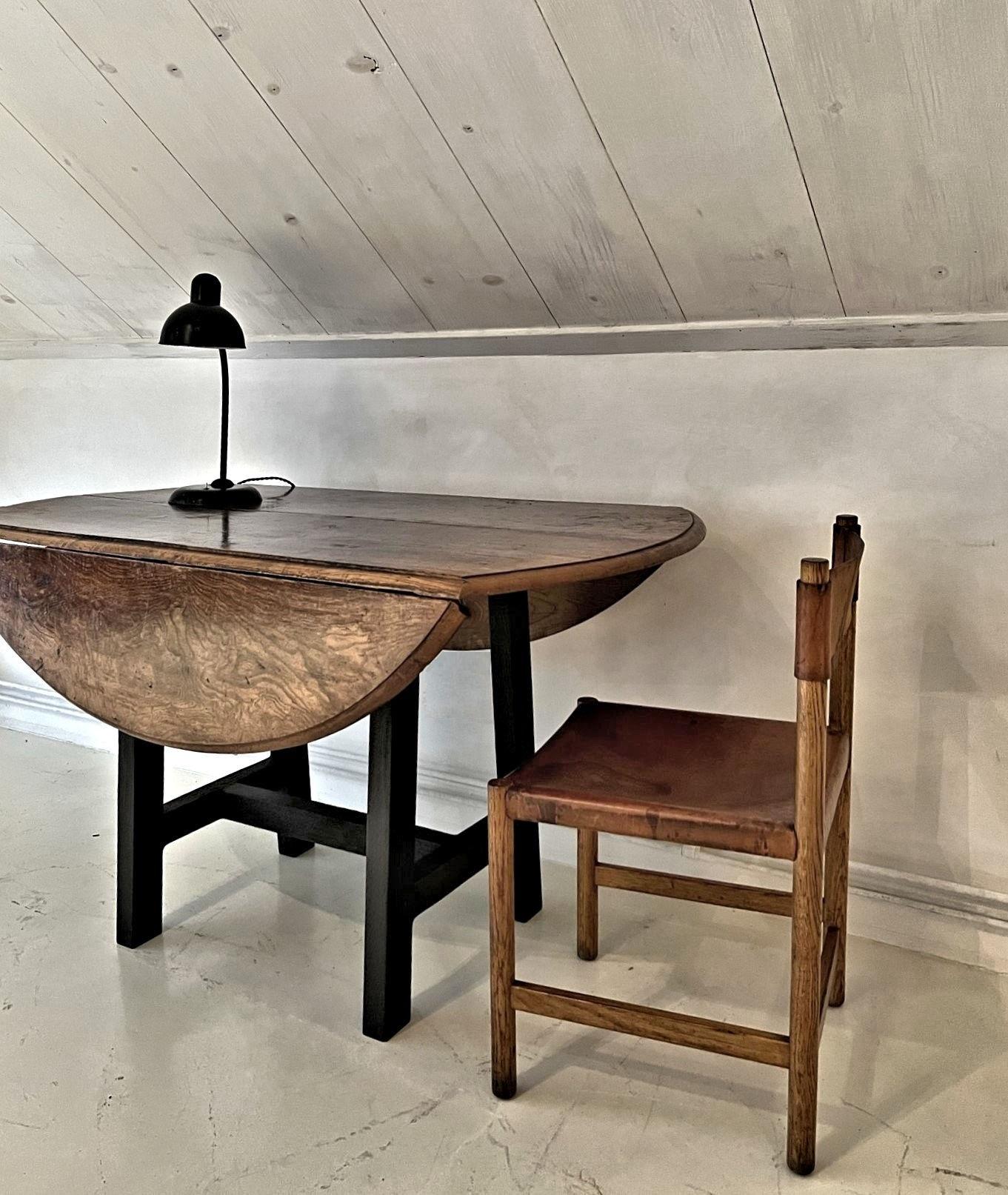 Villanova-Stuhl aus Leder und Holz im Zustand „Gut“ im Angebot in Vosselaar, BE