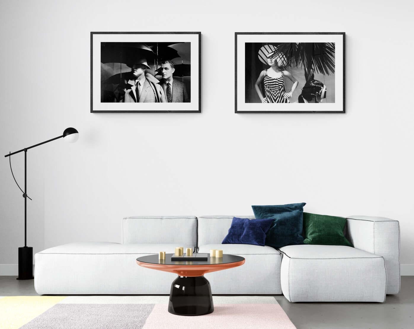 Au chic Parisien - Off-White # 2 - 1983 - Photographie minimaliste en noir et blanc en vente 4