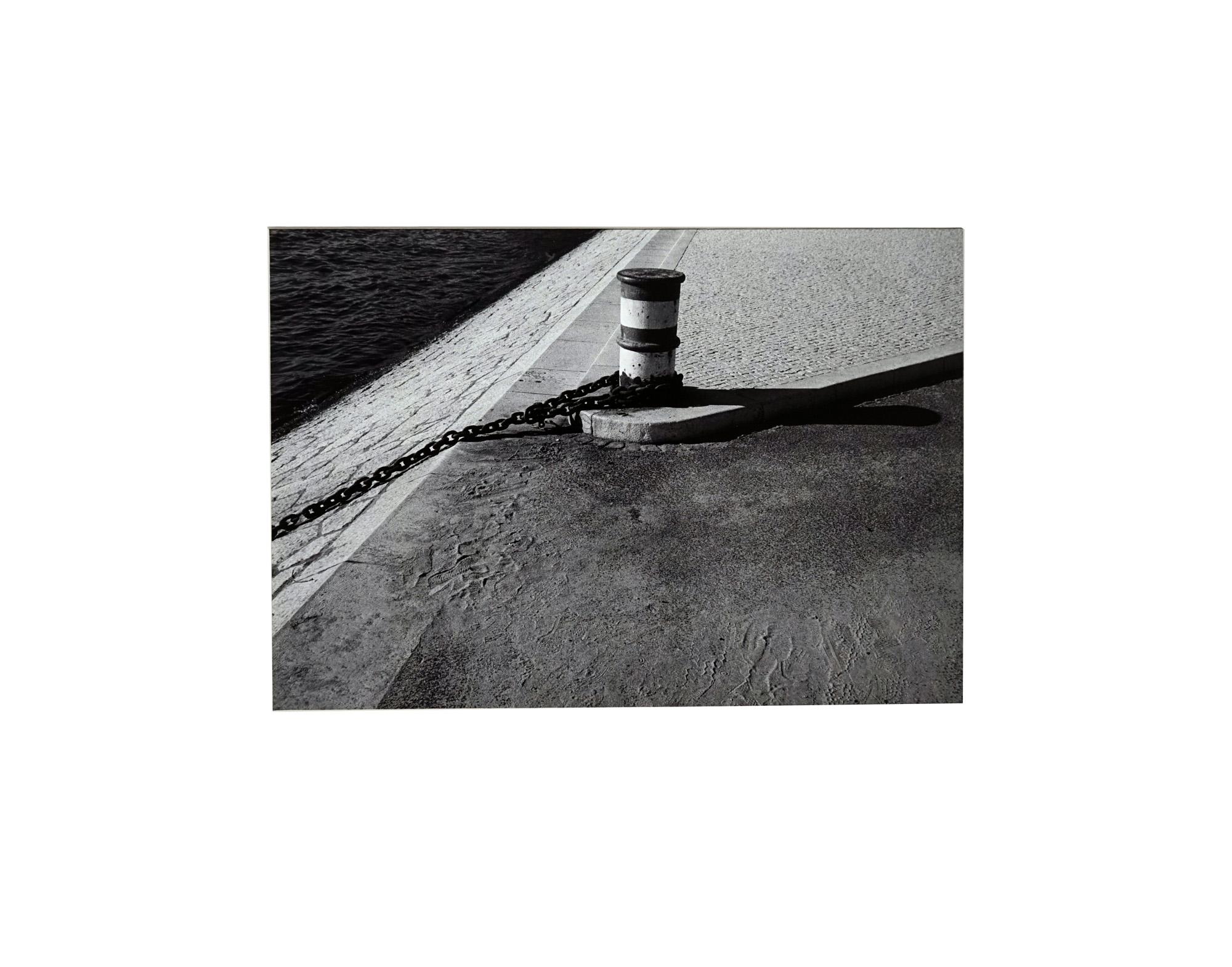 Rivages - Coffret Prestige # 2 - 1962, Minimalist Black and White Photography For Sale 4