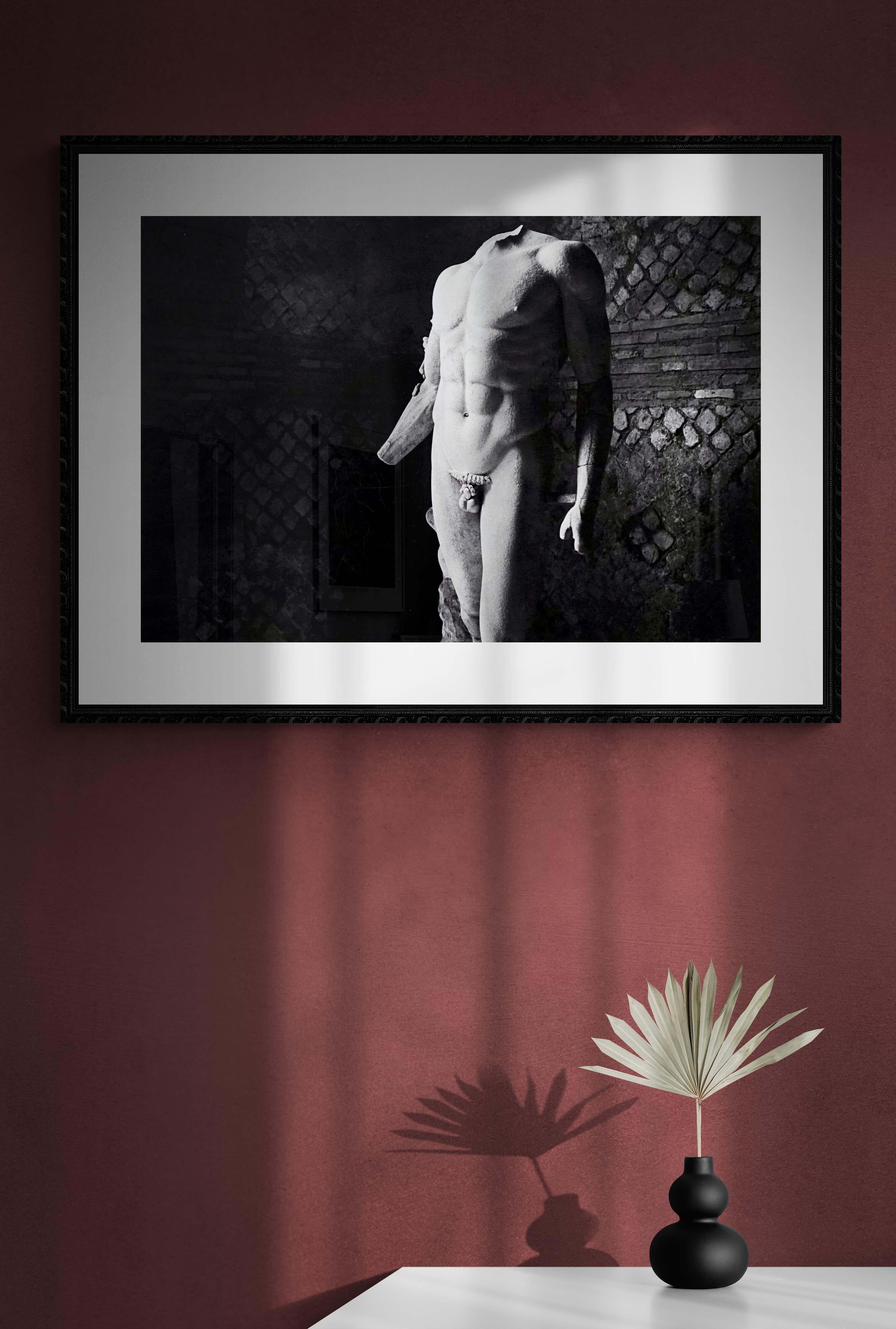 Roma - Off-Print # 1 - 1977 - Minimalistische Schwarz-Weiß-Fotografie – Photograph von Jörg Krichbaum