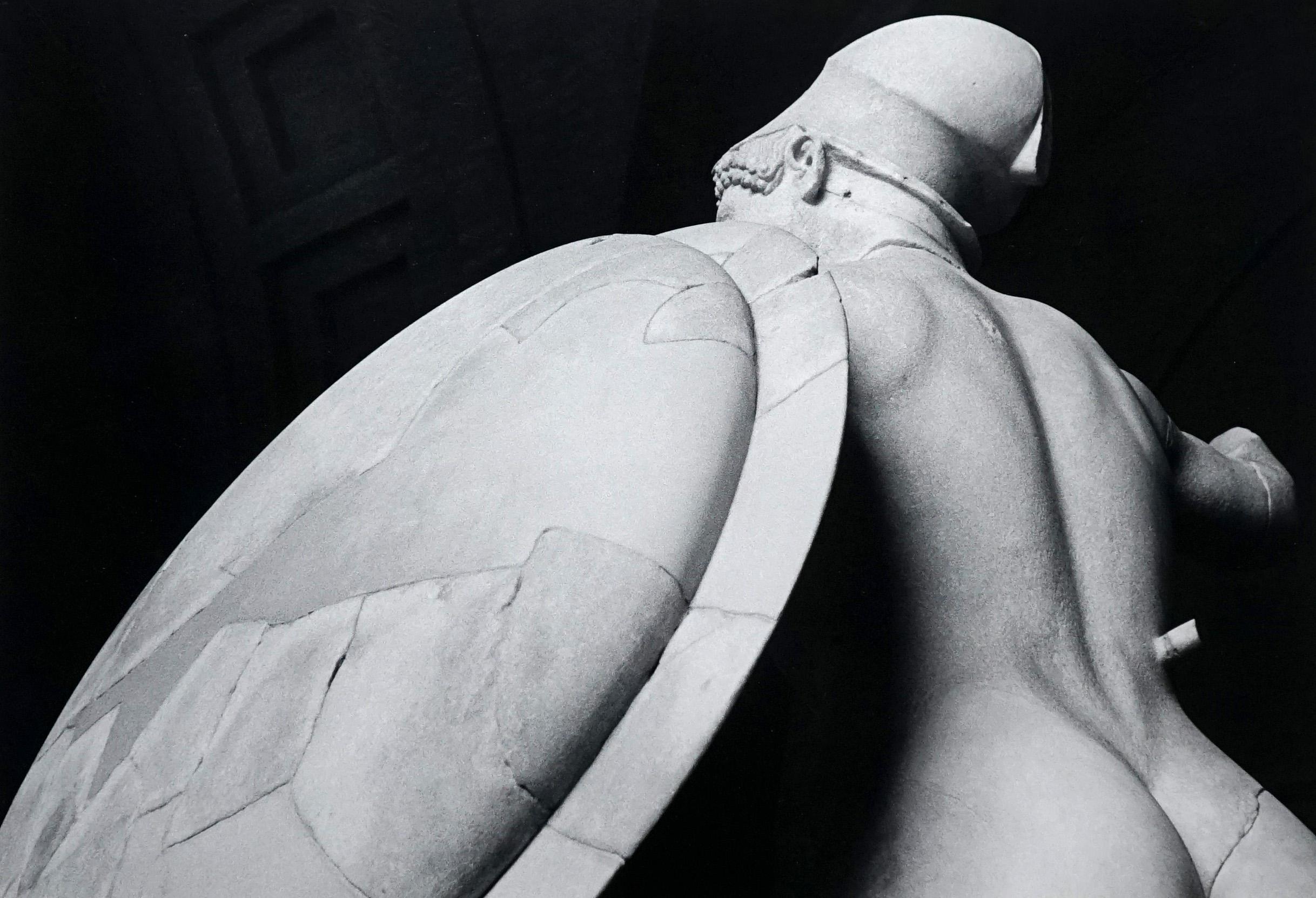 Statue - Off-Print # 3 - 1976 - Photographie minimaliste en noir et blanc