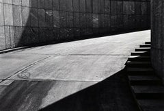 Pas à pas - Off-White # 2 - 1979 - Photographie minimaliste en noir et blanc
