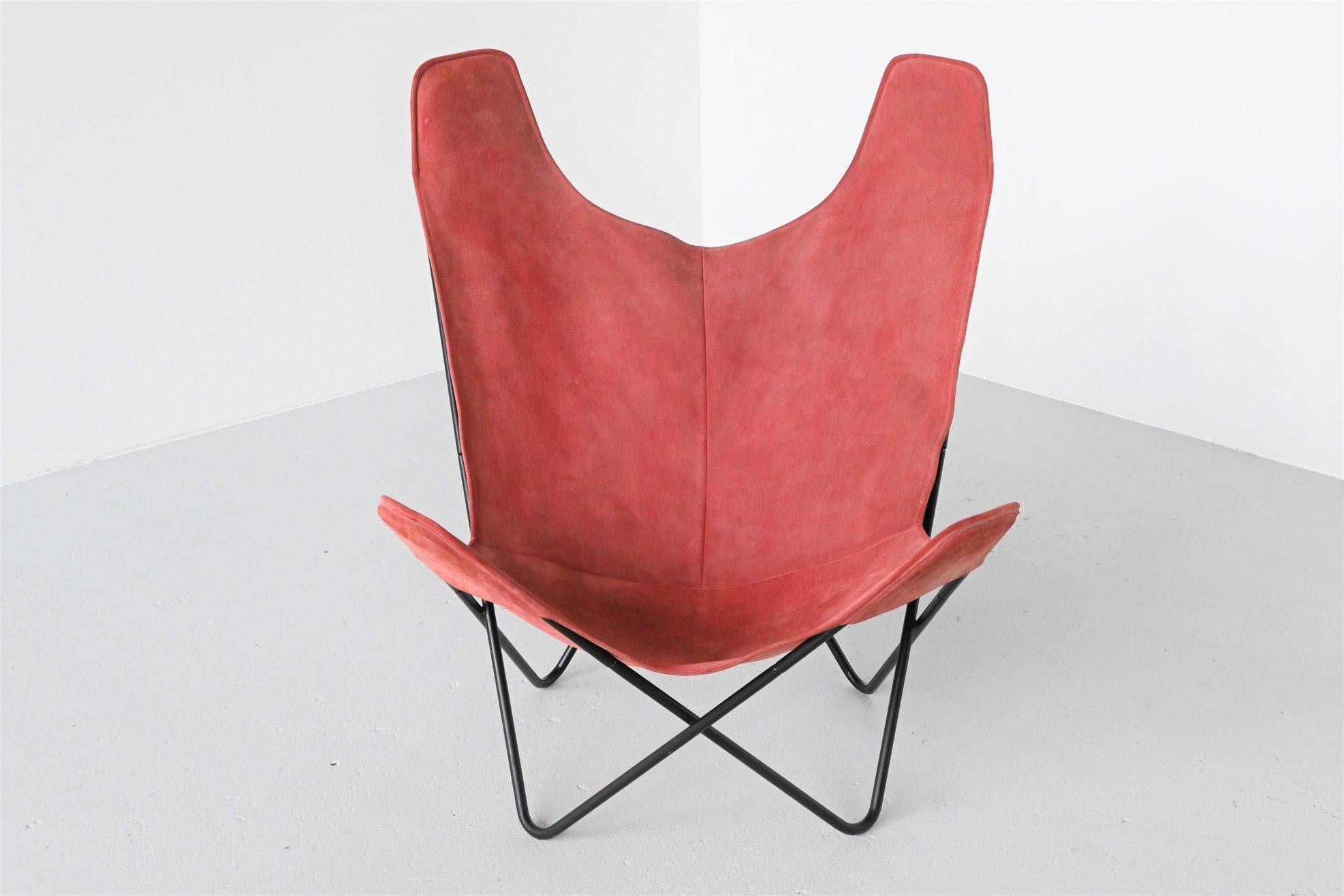 Iconic lounge chair designed by Jorge Hardoy-Ferrari for Knoll International, USA, 1970. This lounge chair is probably one of the most copied chairs ever. Since the chair was designed in the 1950s without copyright, every company could make it. This