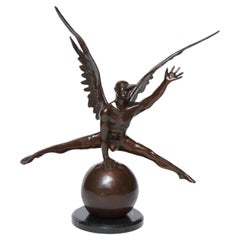 Jorge Marín "Equilibrium" Figura in bronzo su una palla con maschera di carnevale (firmato)