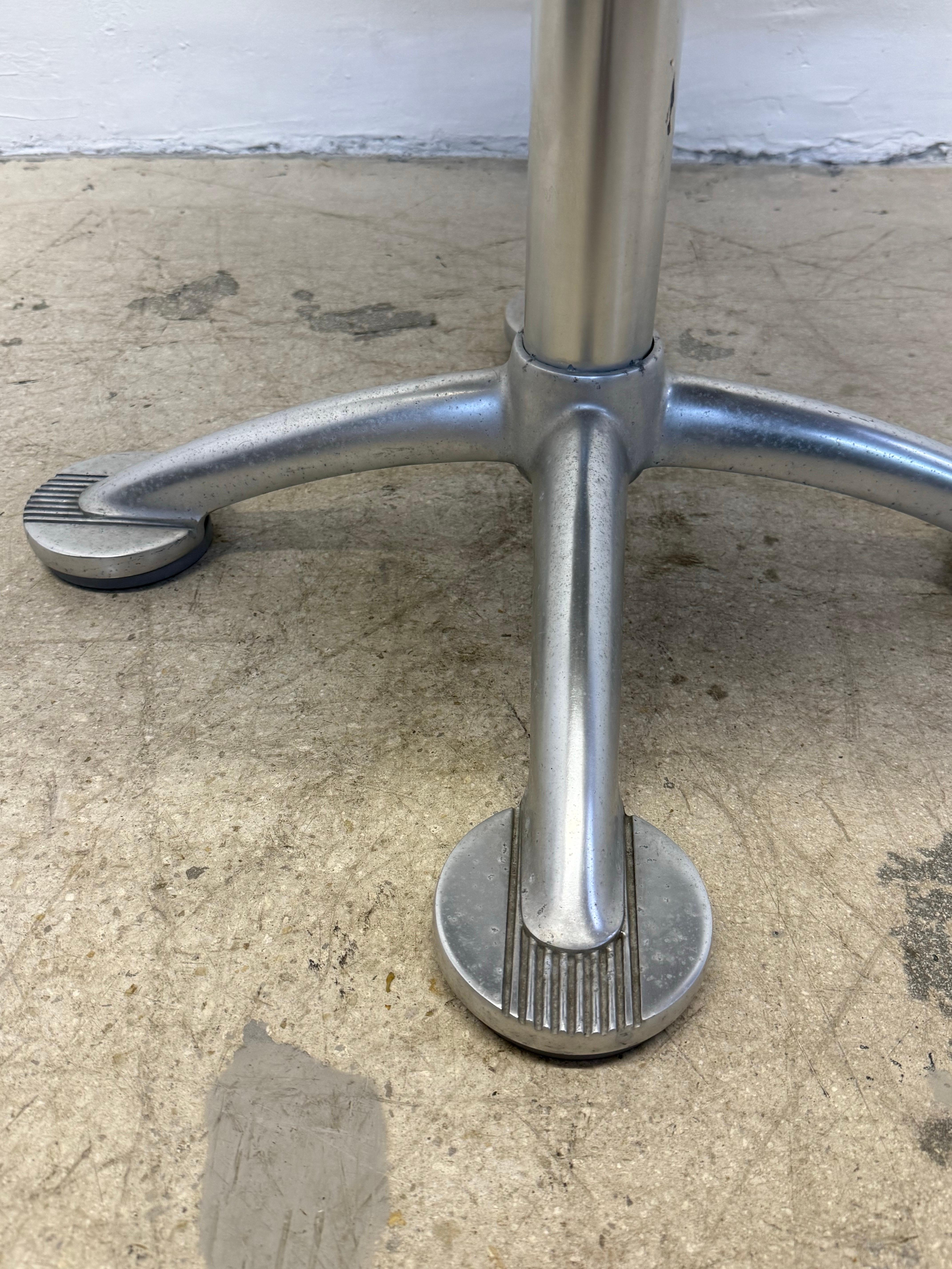 Table de bar Jorge Pensi Amat 3 en aluminium avec plateau en stratifié pour Knoll, années 2000 en vente 4