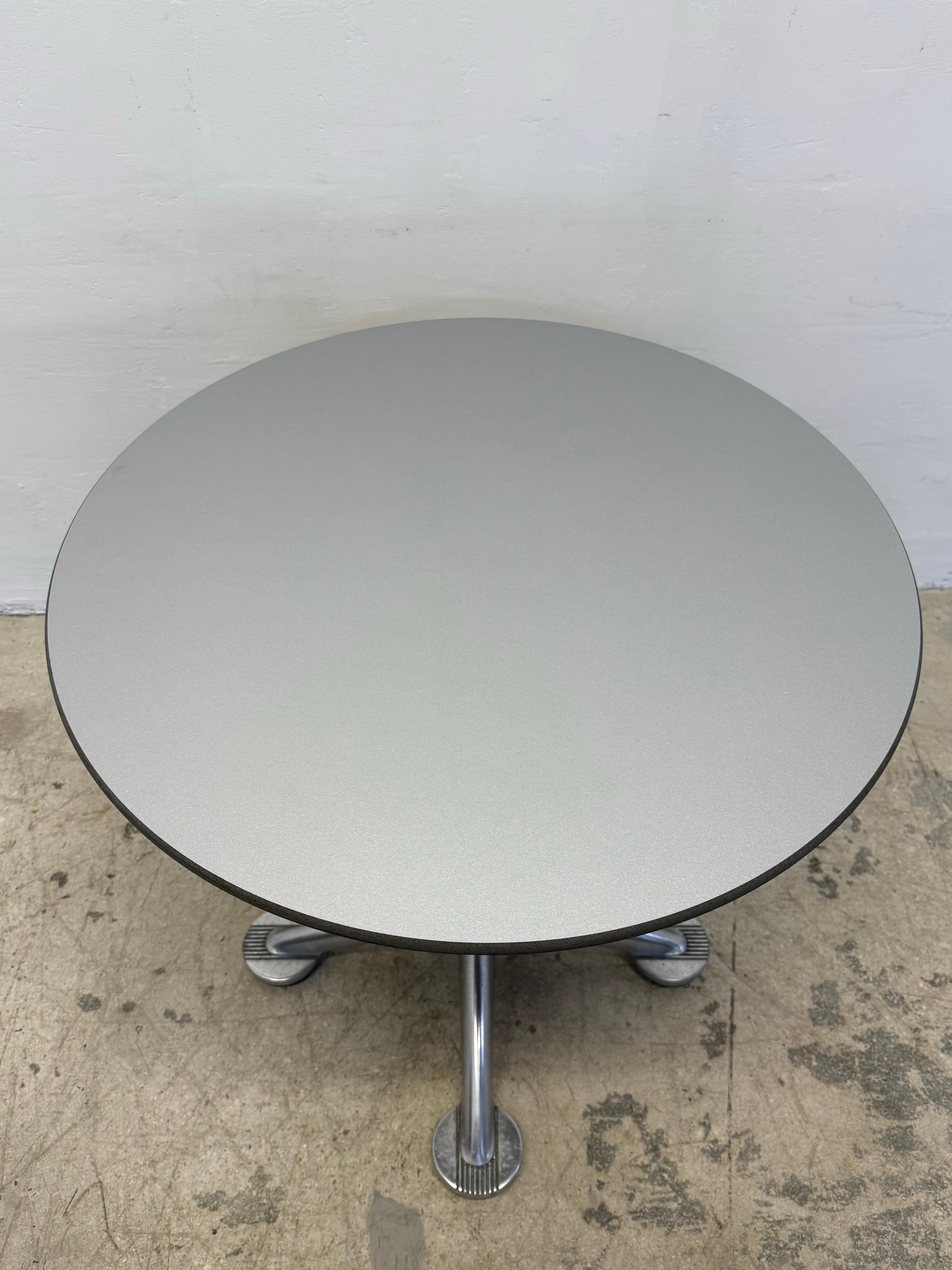 Table de bar Jorge Pensi Amat 3 en aluminium avec plateau en stratifié pour Knoll, années 2000 en vente 2