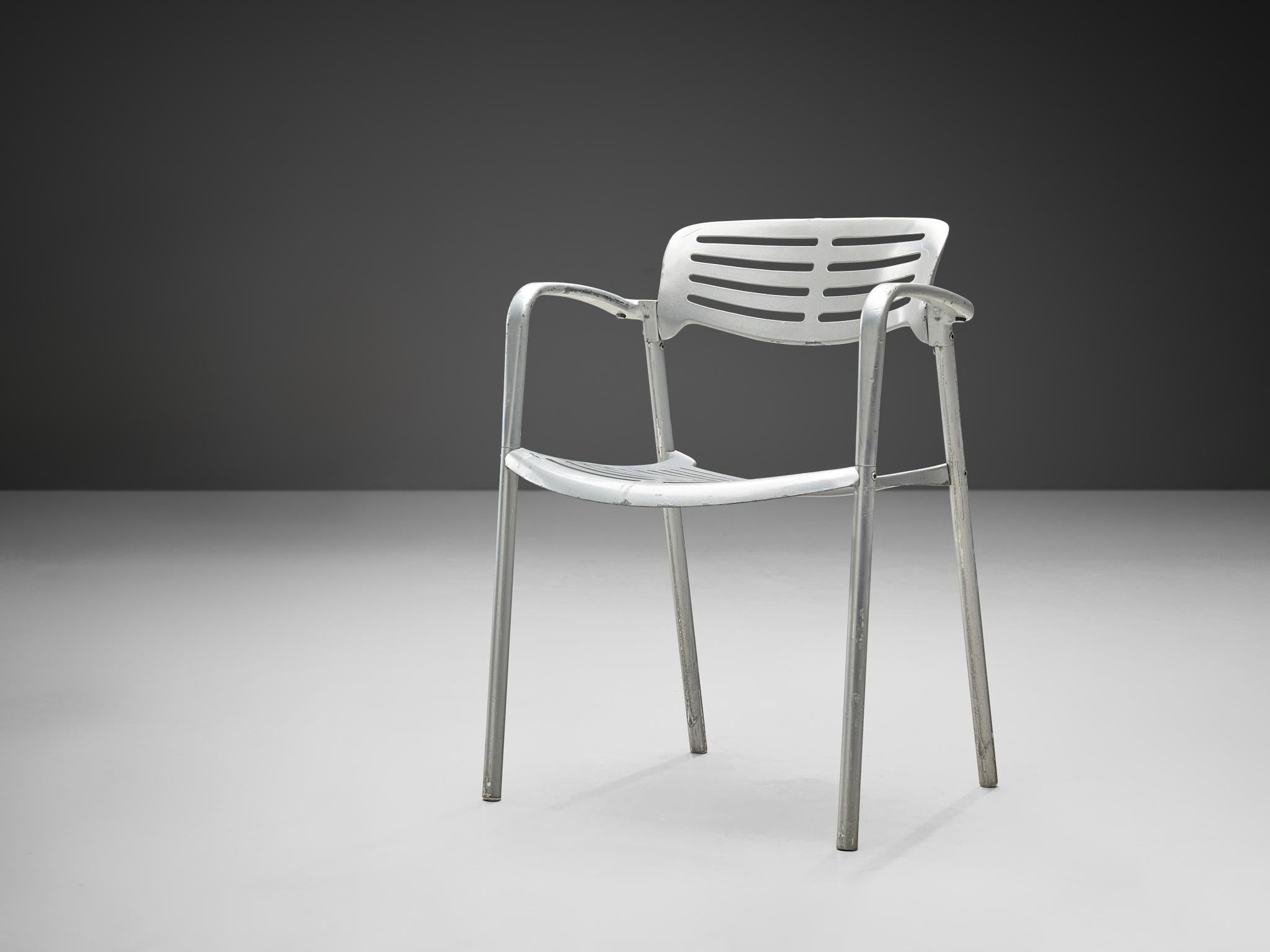 Jorge Pensi, sillón, aluminio, España, 1988

Una silla de aluminio de Jorge Spensi de la colección Toledo. Pensi diseñó las sillas 