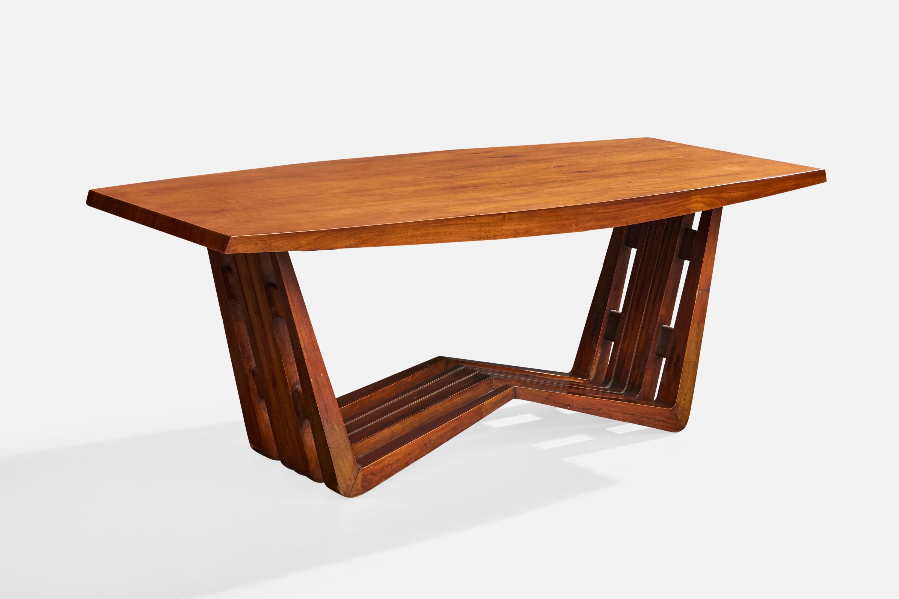 Table de salle à manger en bois conçue par Jorge Schenaider et produite par A Nova Era, Rio de Janeiro, Brésil, années 1960.

Dimensions globales (pouces) : 31.75 