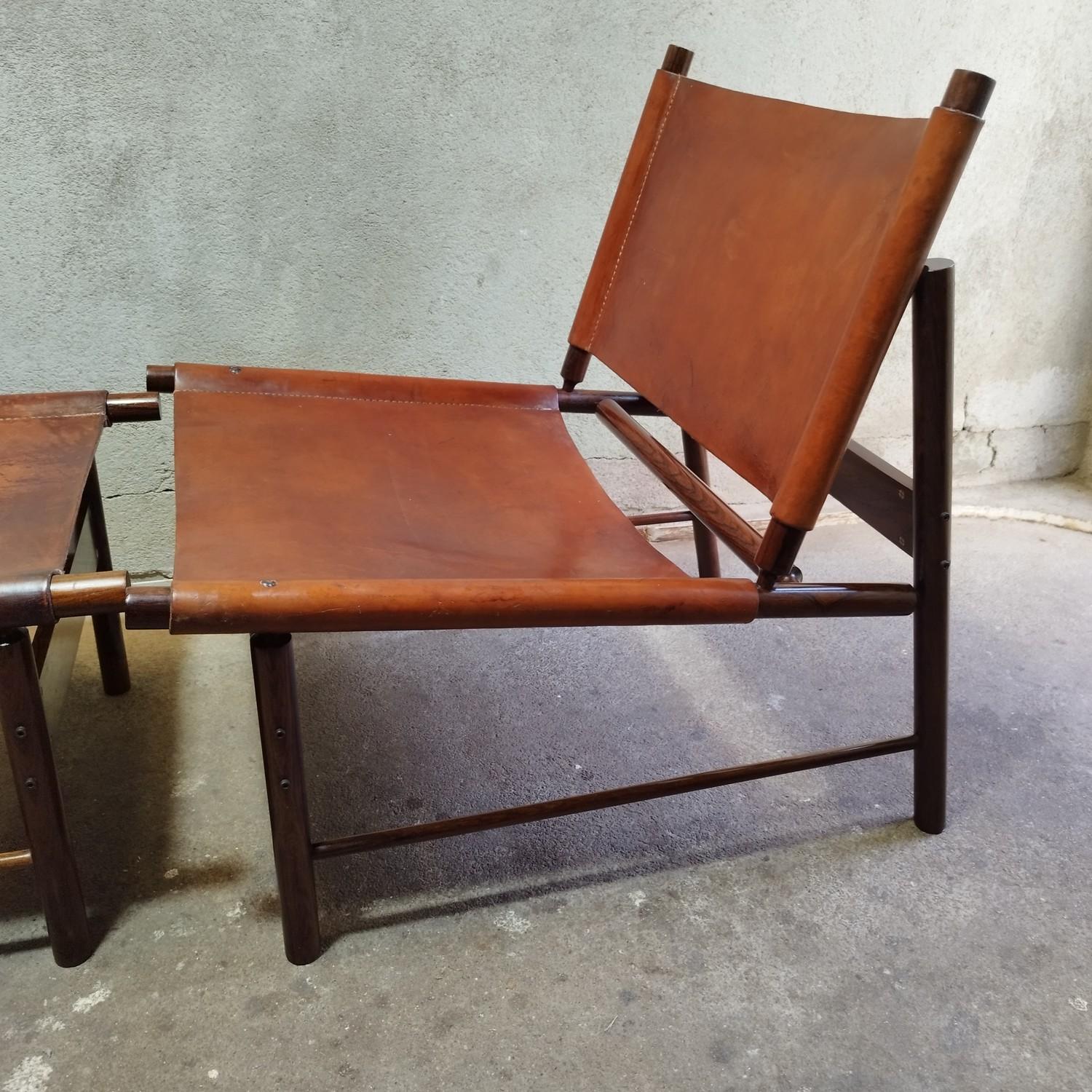 Armchair and rare ottoman by Jorge Zalszupin, Brazil, 1950's. Zalszupin, a native Polish, became an architect in Paris, before immigrating to Brazil in 1949 influenced by the works of Oscar Niemeyer.
The armchair are in very good condition, the