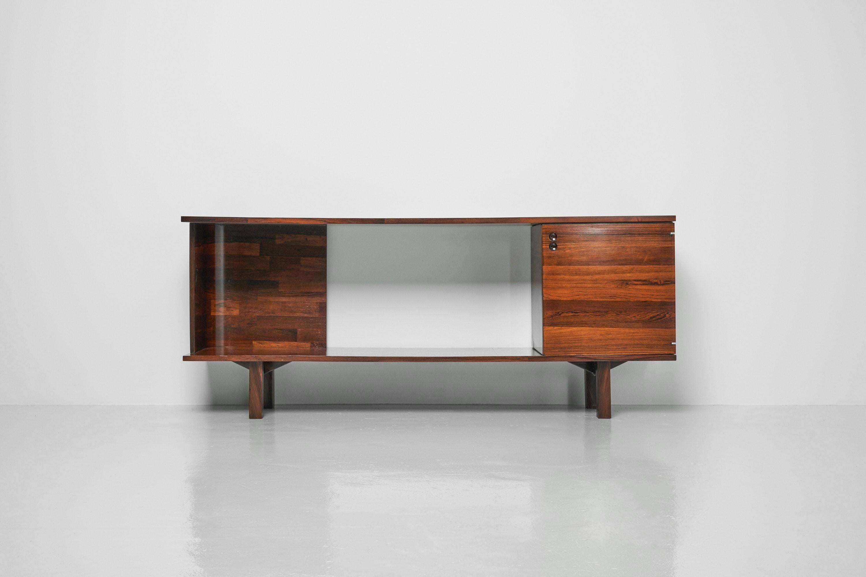Very nice small sized and sophisticated sideboard from the componivel series designed by Jorge Zalszupin and manufactured by his own company L'Atelier, Brazil 1959. Modular furniture by Jorge is instantly recognizable, as he was the first one to