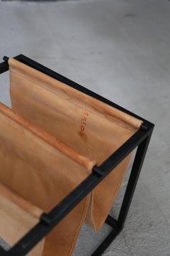 Portariviste moderno brasiliano in marmo e ferro con tavolino, 1965