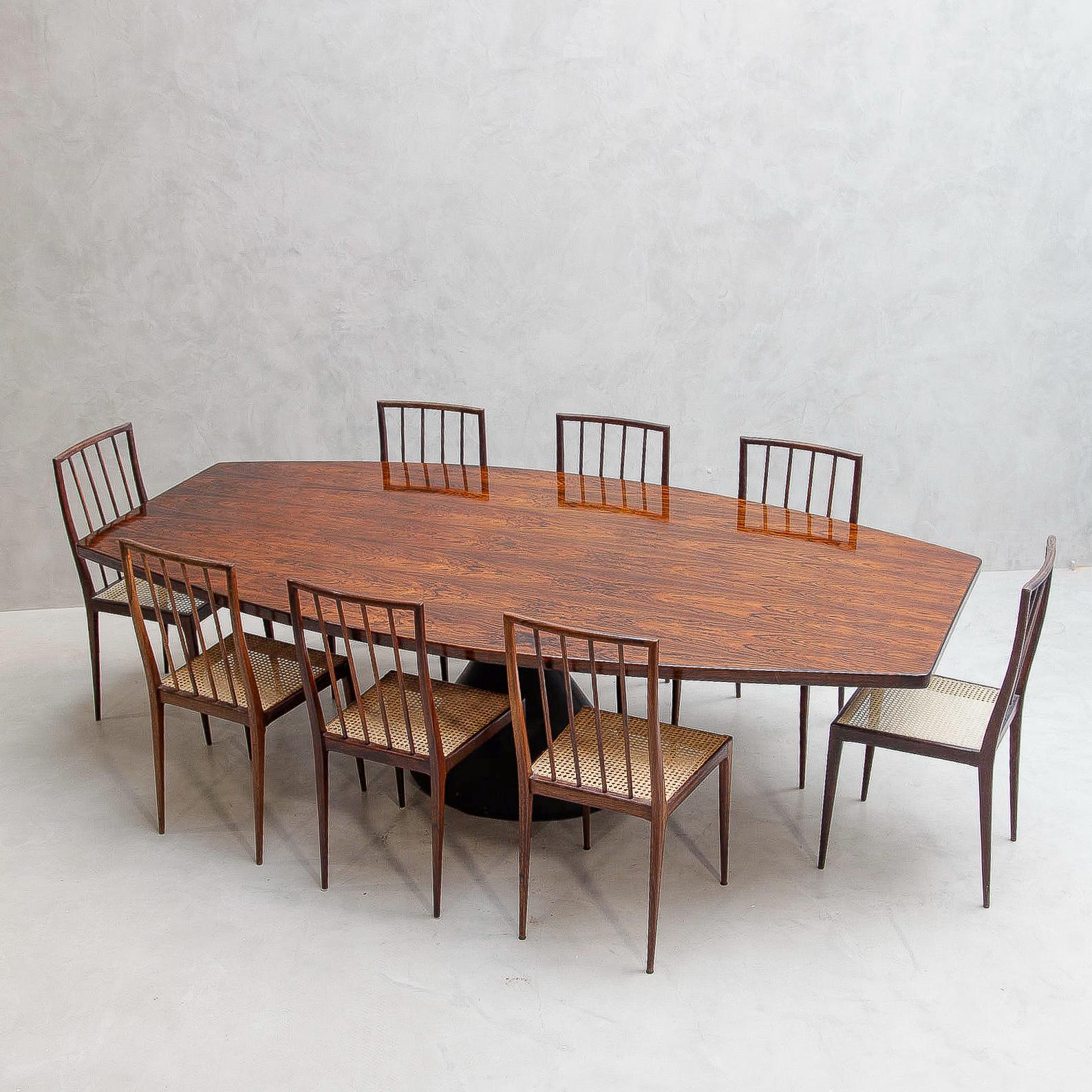 Cuir Jorge Zalszupin - Table de salle à manger ou de travail Guanabara - bois de rose uni et non patchwork en vente
