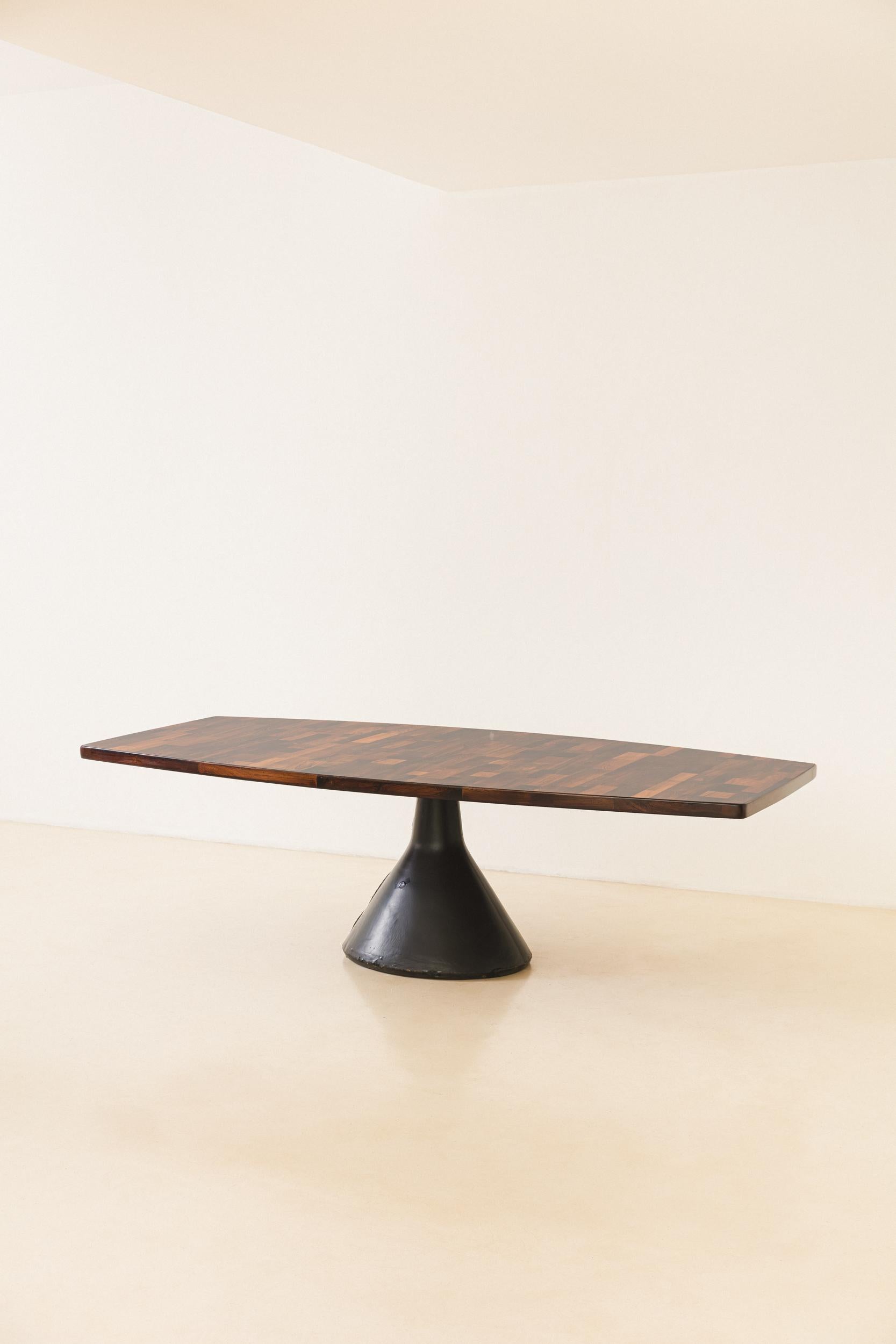 Jorge Zalszupin Guanabara, Vintage-Esstisch aus Rosenholz, 1959, brasilianisches Design (Moderne der Mitte des Jahrhunderts) im Angebot