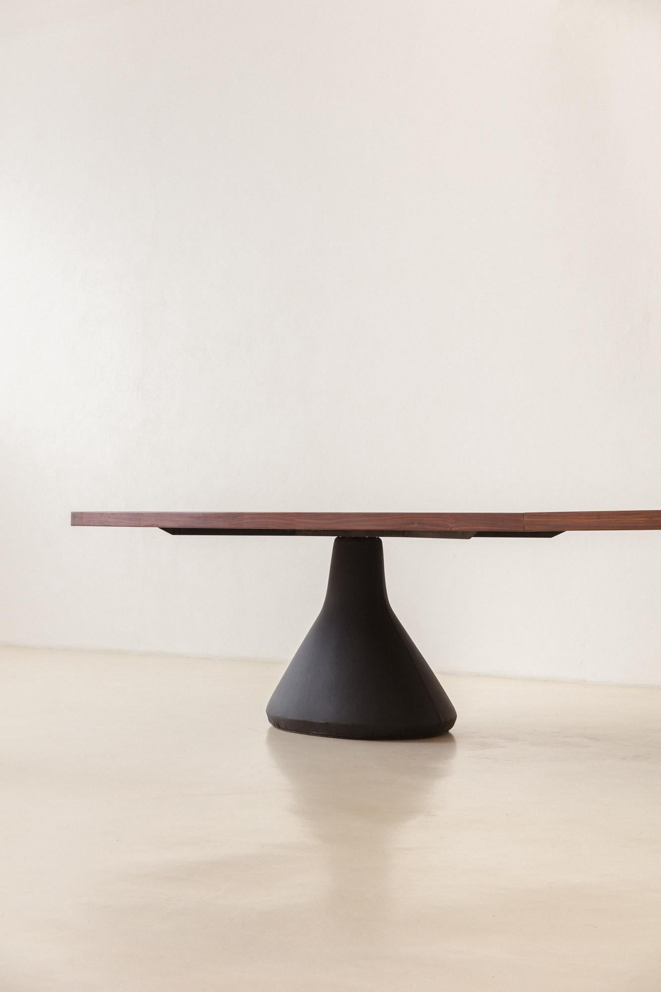 Jorge Zalszupin 'Guanabara' Rosewood Vintage Dining Table, 1960s, Brazil In Fair Condition In New York, NY