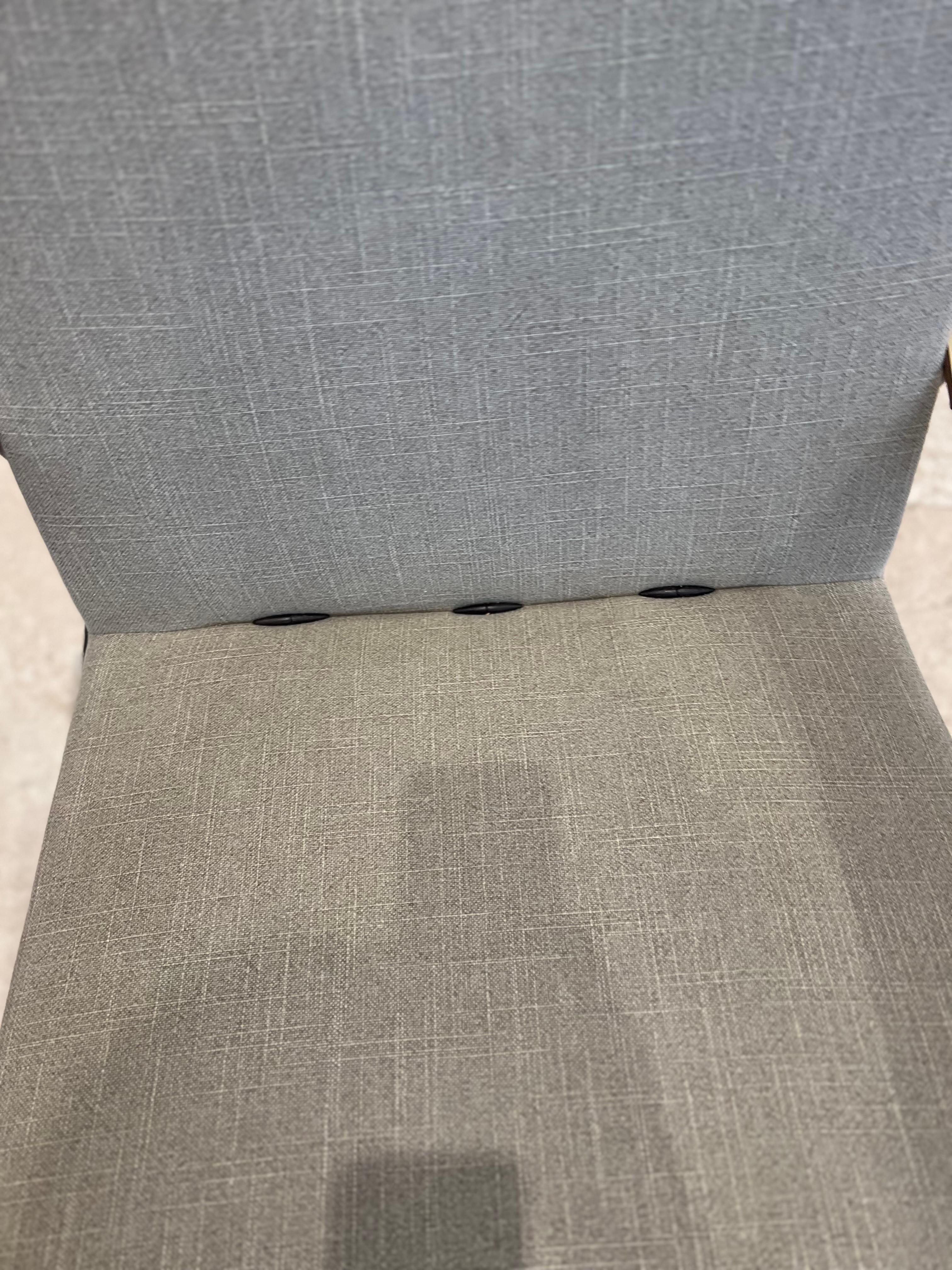 Ipanema Armchair
1960 /2012467

Wood and fabric are materials traditionally used in furniture making. Jorge Zalszupin used this combination in association with a cushioned wooden structure for the seat and backrest,finished with buttons in Brazilian