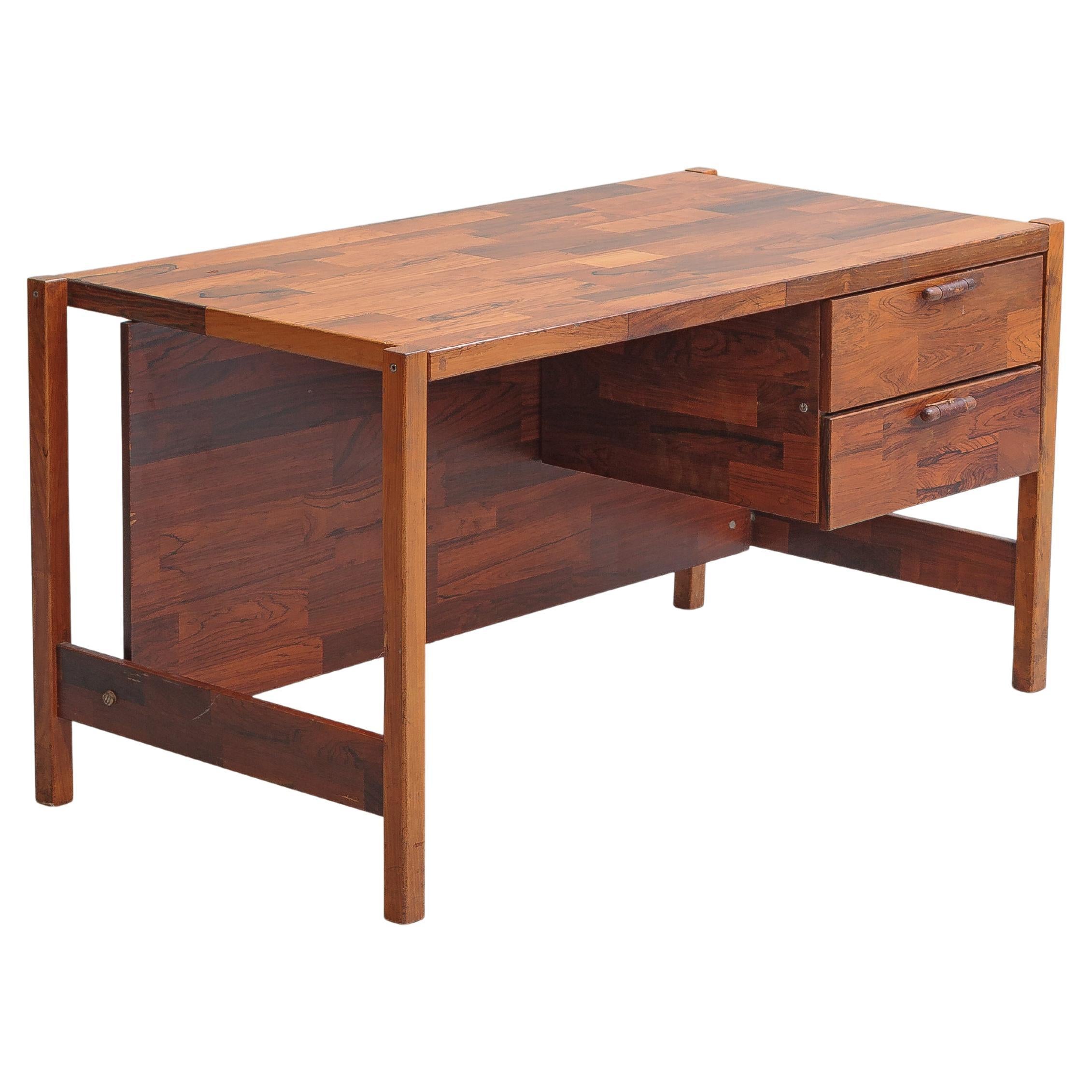 Jorge Zalszupin - L' Atelier - Mesa de despacho 2 cajones y patchwork palisandro