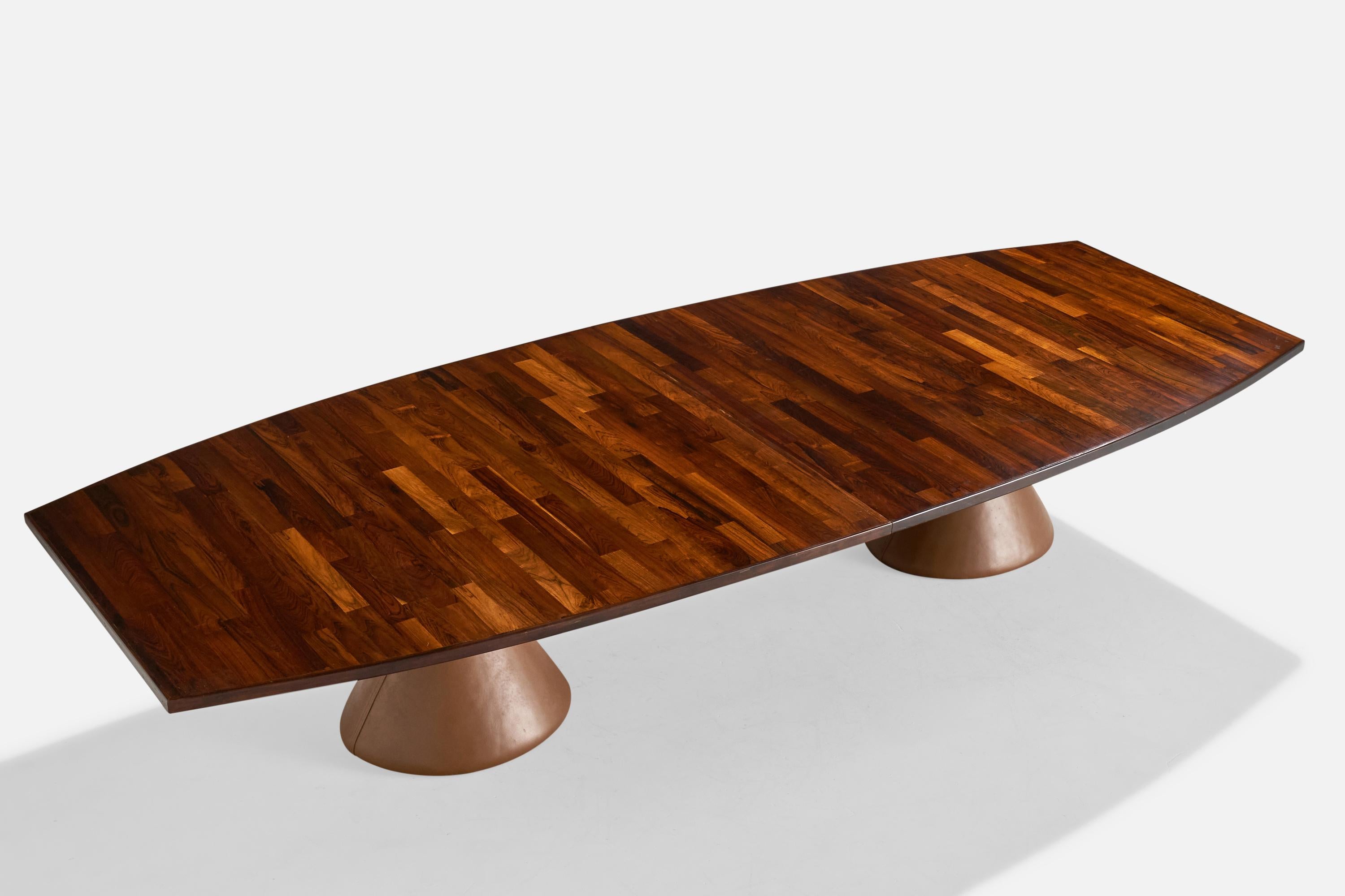 Mid-Century Modern Grande table de salle à manger Jorge Zalszupin, Imbuia, cuir,  Béton, Brésil, années 1960 en vente