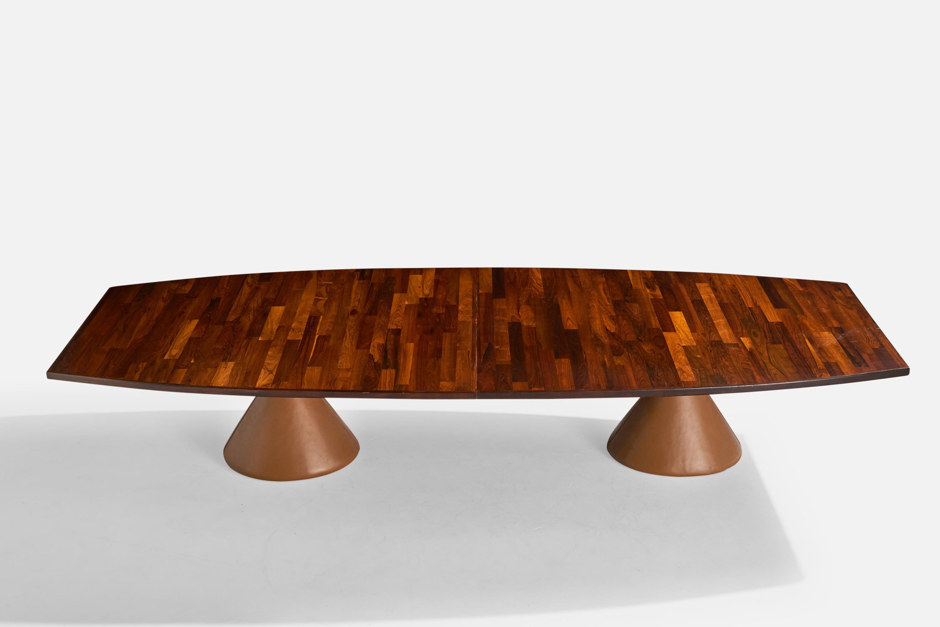 Grande table de salle à manger Jorge Zalszupin, Imbuia, cuir,  Béton, Brésil, années 1960 Bon état - En vente à High Point, NC