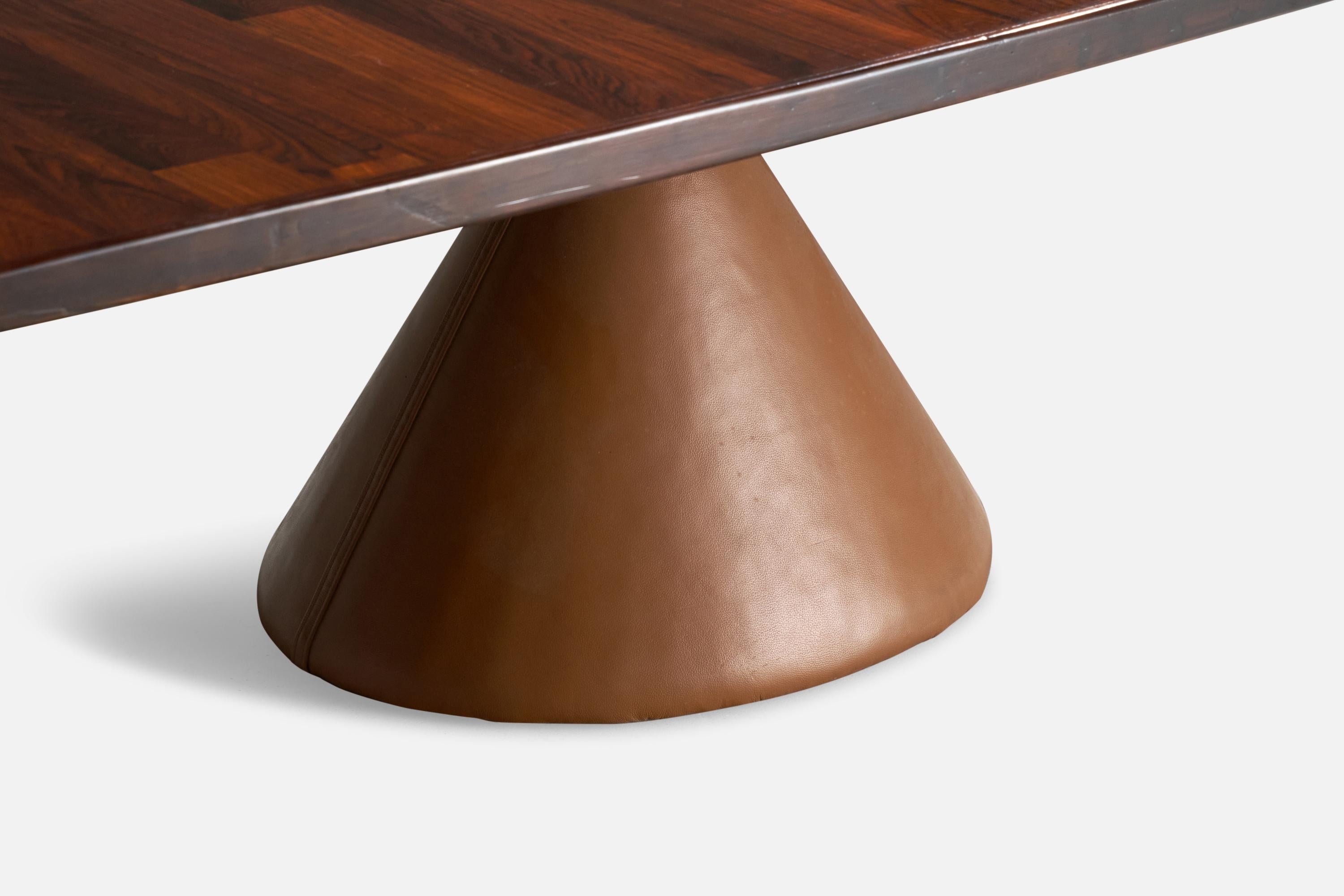 Métal Grande table de salle à manger Jorge Zalszupin, Imbuia, cuir,  Béton, Brésil, années 1960 en vente