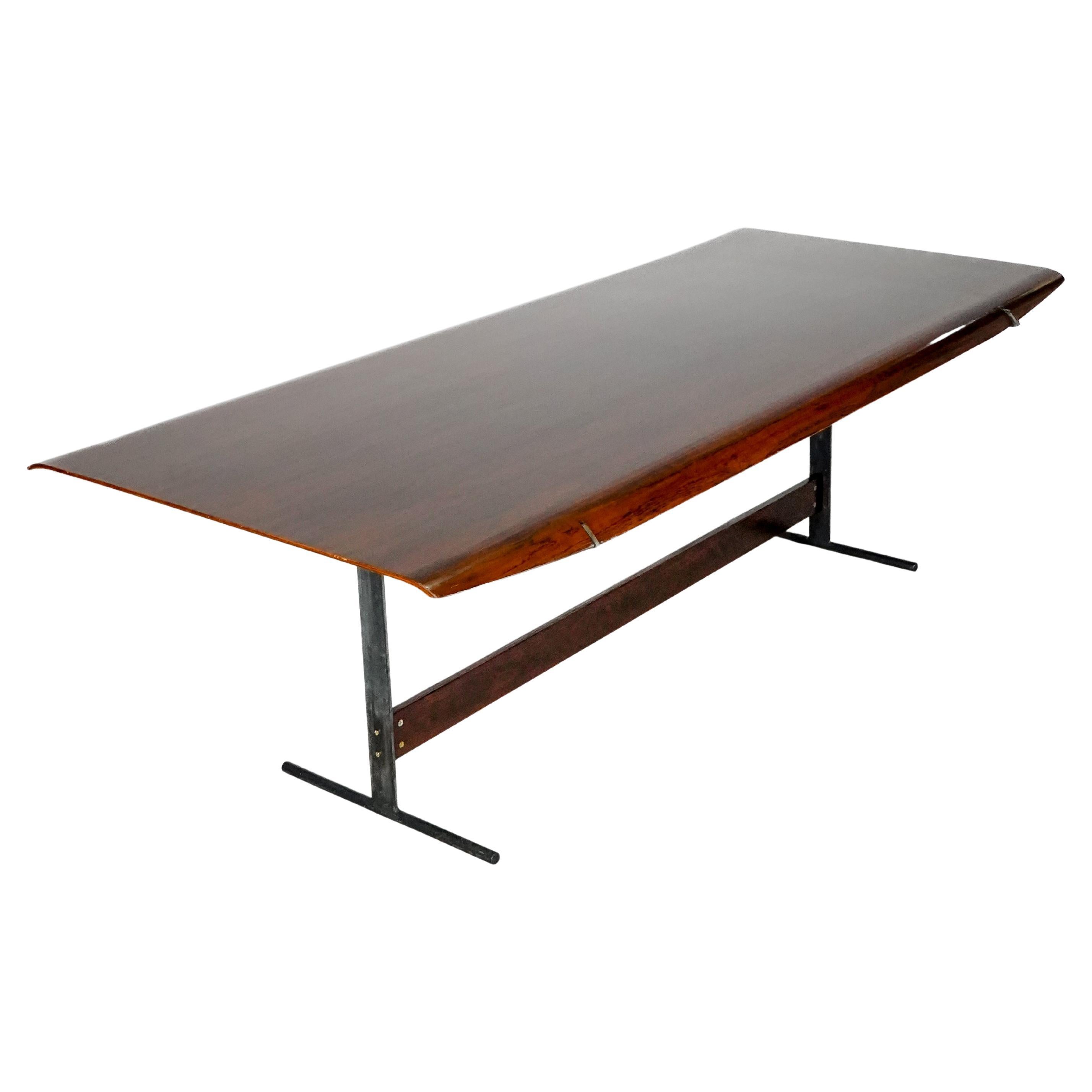 Jorge Zalszupin L'Atelier - Table de salle à manger 511 en bois de fer et métal, Brésil 1959 en vente