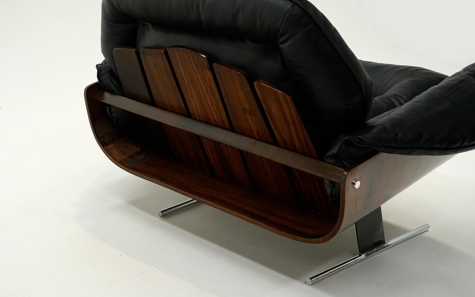 Jorge Zalszupin Lounge Chair in Black Leather and Brazilian Rosewood For Sale 3
