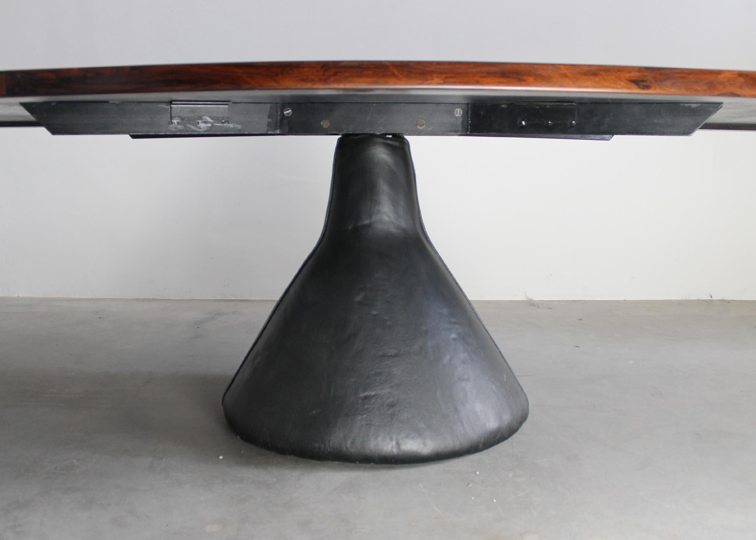 Brazilian Jorge Zalszupin Guanabara Pedestal Conference Table by L'Atelier 1960s Brazil