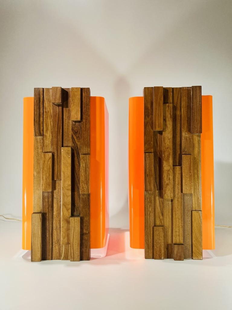 International Style Jorge Zalszupin pair of table lamps in Jacaranda and acrylic circa 1960 For Sale