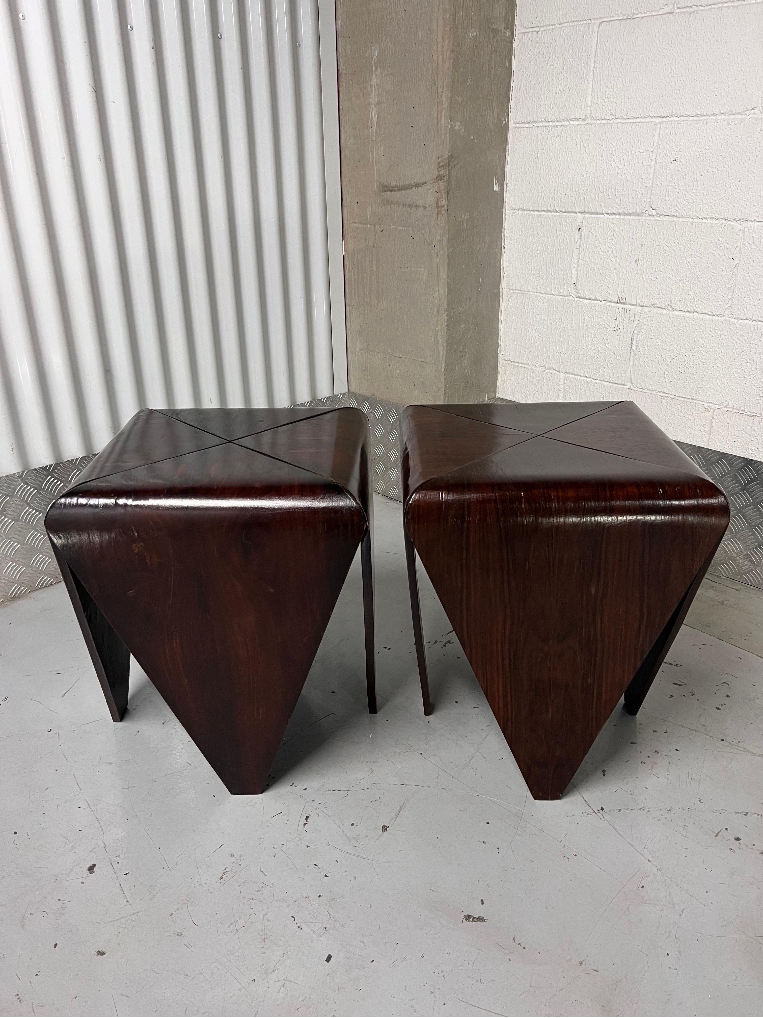 Original pair of 1960s Petalas side tables made of Jacaranda by Brazilian designer Jorge Zalszupin. Each table maintains a L'Atelier label, the manufacturing company owned by Jorge Zalszupin.

The tables are formed by four separate petals of