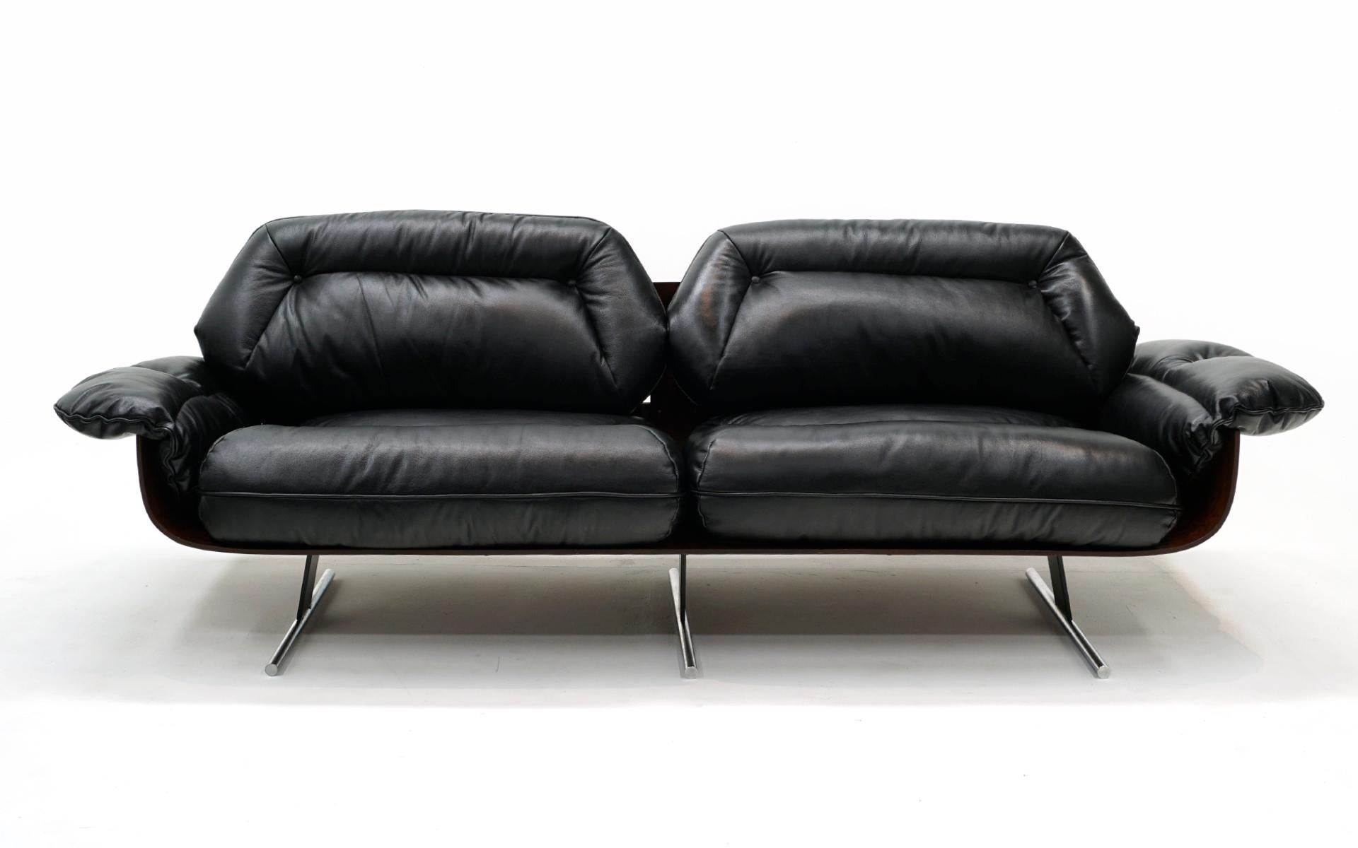 Mid-Century Modern Jorge Zalszupin Sofa in Black Leather and Brazilian Rosewood. Great Condition. For Sale