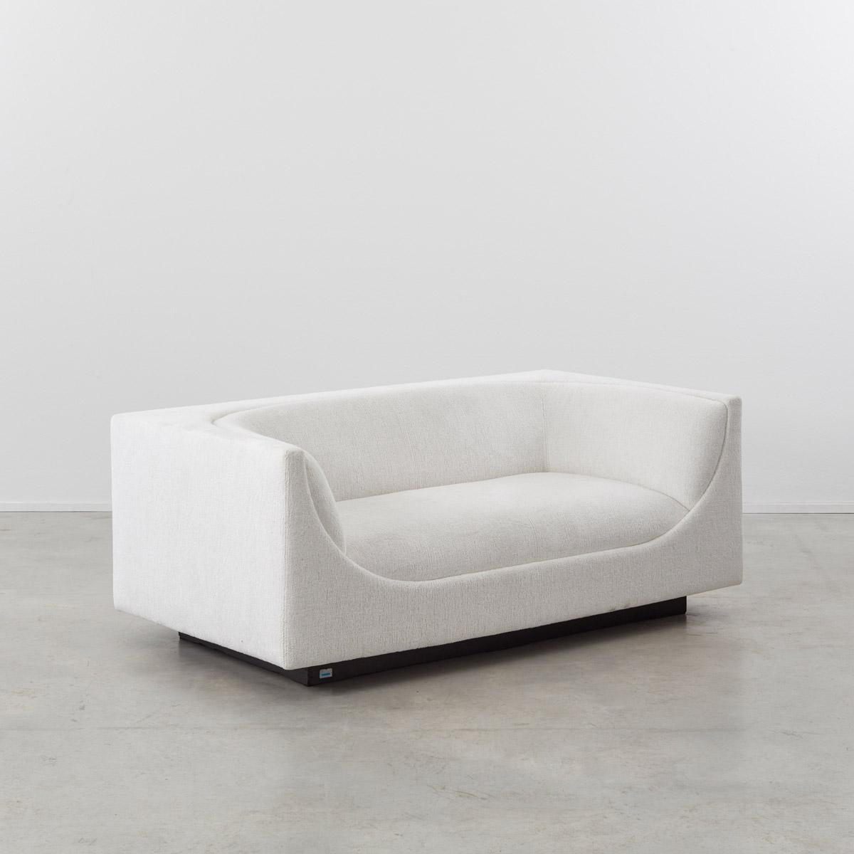 This 1970s Cubo sofa takes a cuboid form and scoops out its core. It was designed by Jorge Zalszupin, a Polish architect who moved to Brazil, having been inspired by the works of Brazilians Oscar Niemeyer and Roberto Burle Marx. Post World War II