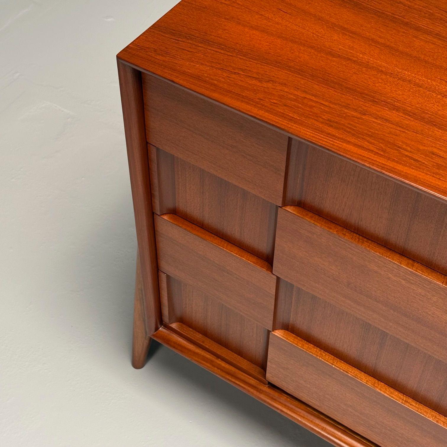 Jorgen Clausen, Danish Mid-Century Modern, Sculptural Dresser, Teak, 1960s For Sale 7