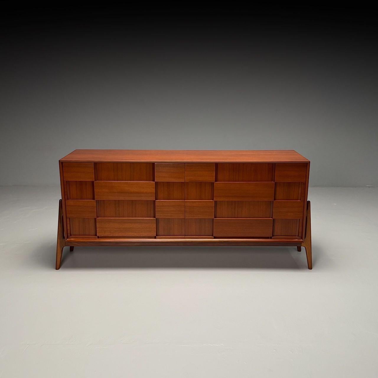 Jorgen Clausen, Edmond Spence Style, Danish Mid-Century Modern, Sculptural Dresser, Teak, 1960s

This sculptural dresser or sideboard by Jørgen Clausen for Brande Møbelfabrik reflects mid-century Danish Modern design, featuring sculptural