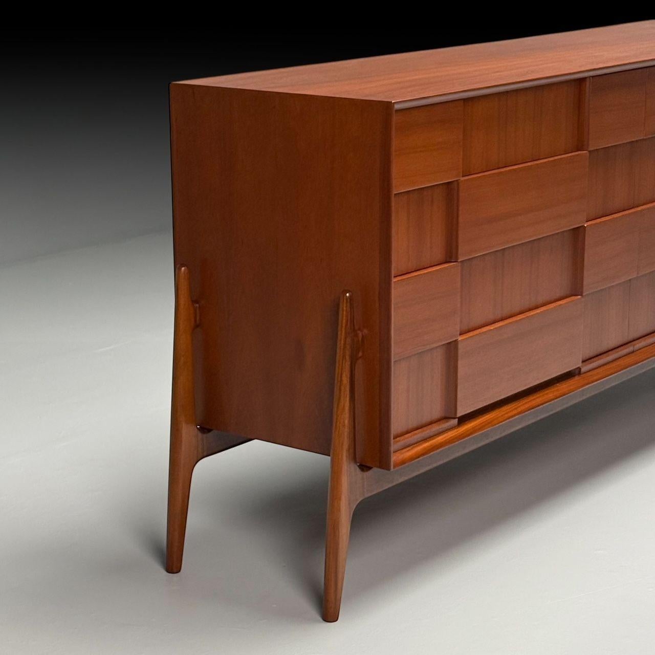 Jorgen Clausen, Danish Mid-Century Modern, Sculptural Dresser, Teak, 1960s For Sale 2