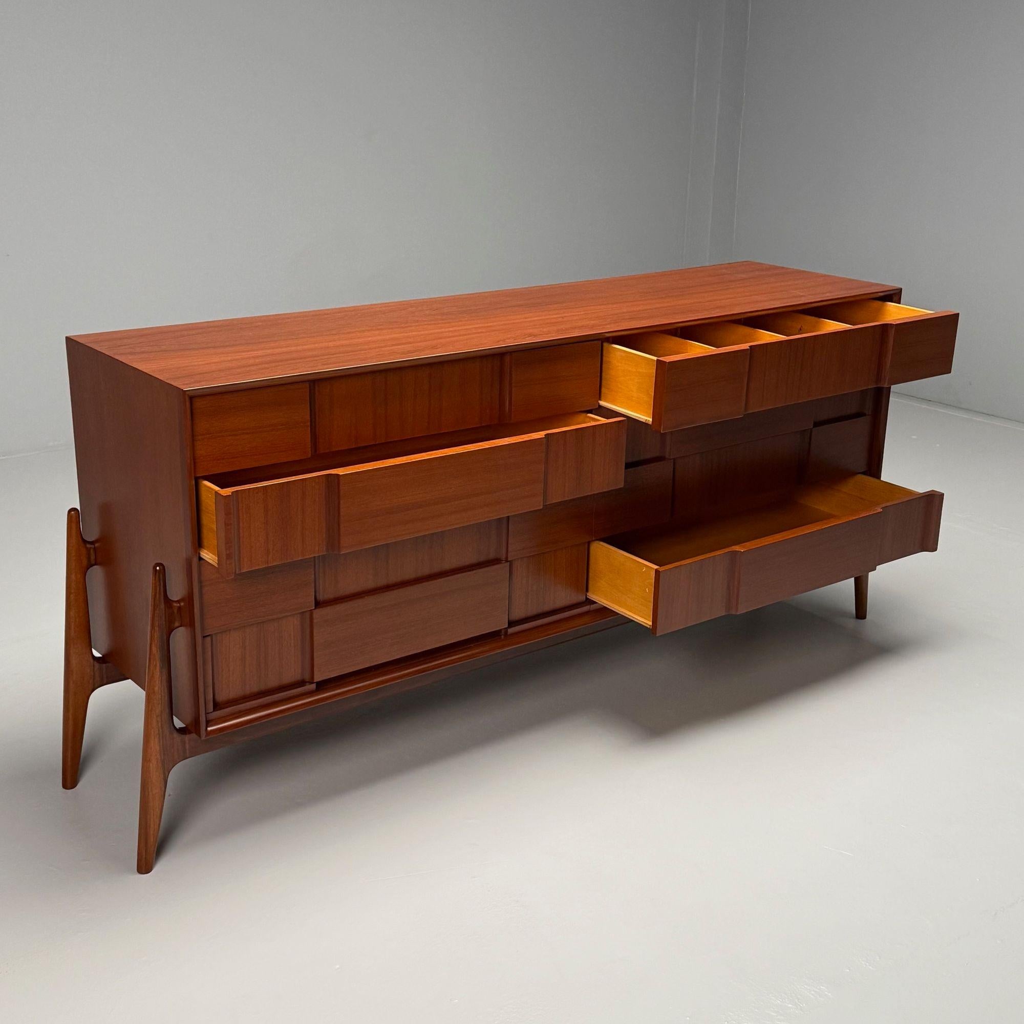 Jorgen Clausen, Danish Mid-Century Modern, Sculptural Dresser, Teak, 1960s For Sale 4