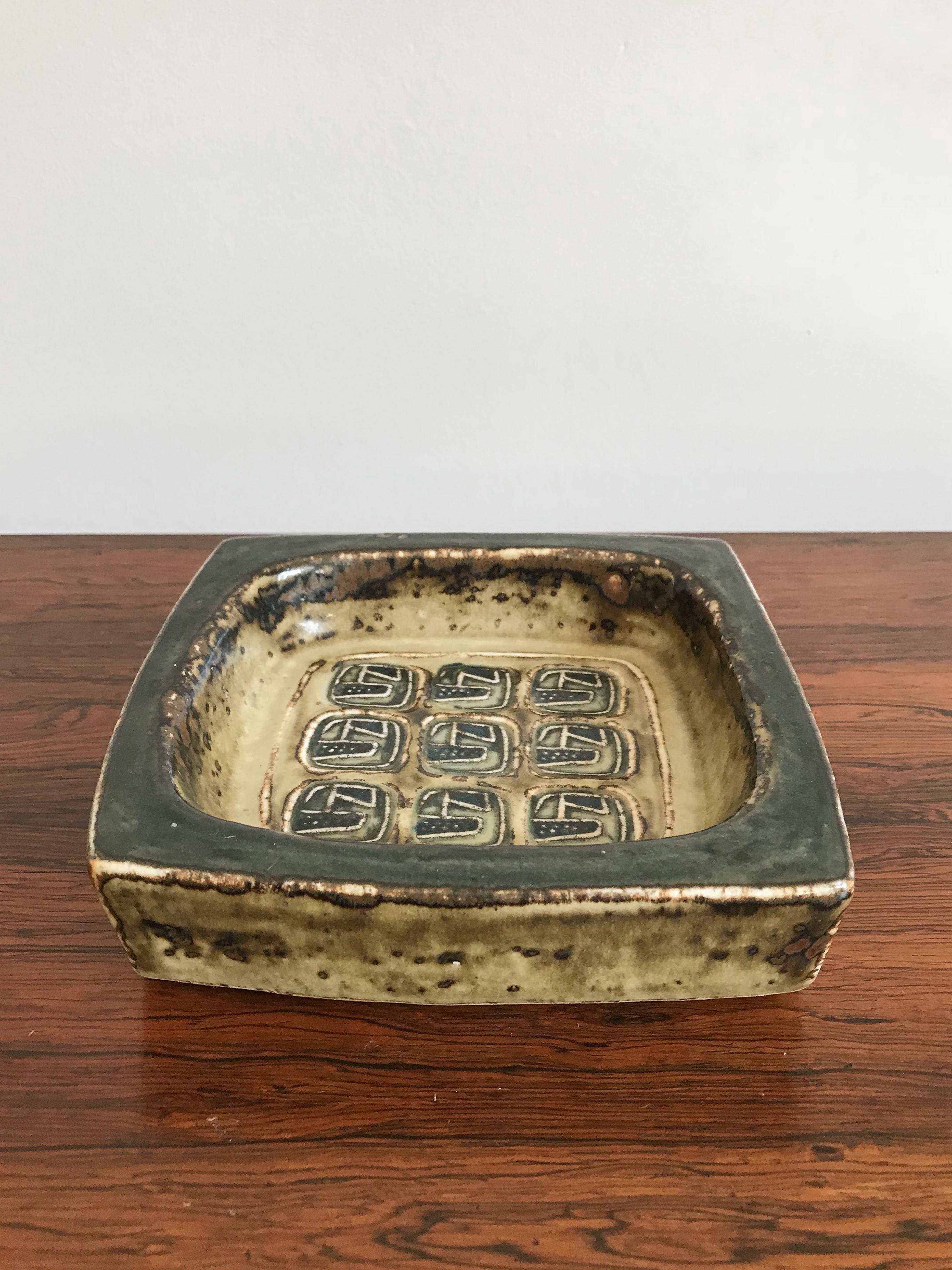 Scandinavian ashtray or centerpiece designed by Danish artist Jorgen Mogensen for Royal Copenaghen, with mark and numbering printed on the bottom, Denmark 1960s.