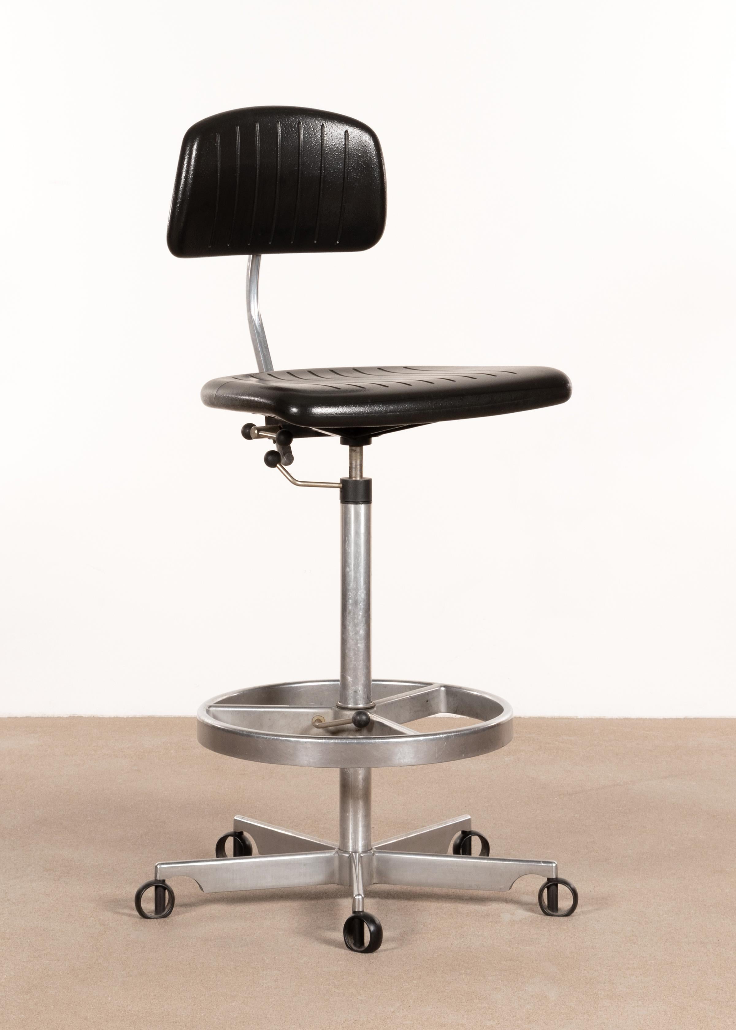 Jorgen Rasmussen aluminum Drafting Stool for Kevi, Denmark In Good Condition In Amsterdam, NL