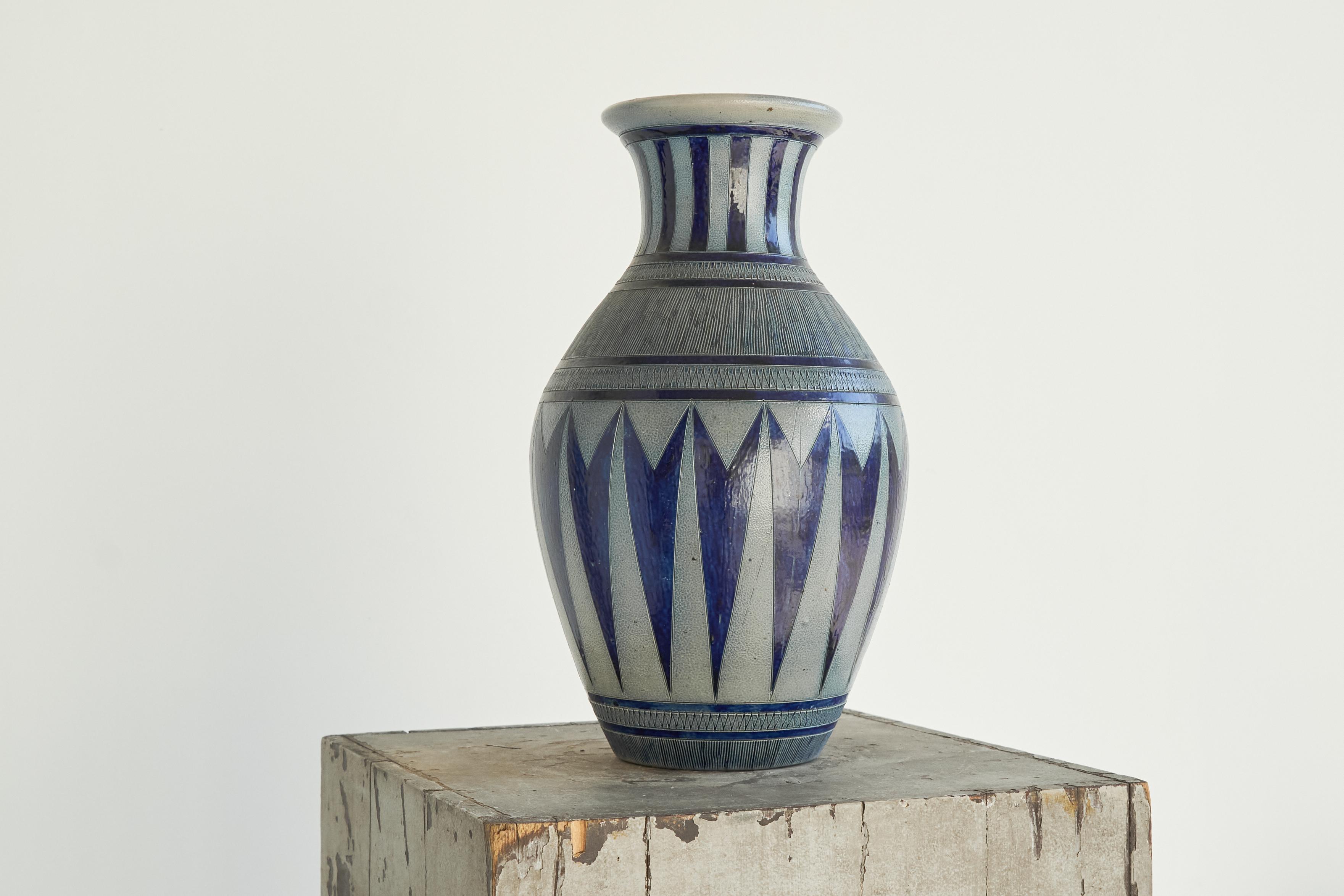 Jos Kalb Grès de La Roche Salt Glazed Large Vase Belgium 1940s.

This is a beautiful and large vase by Grès de La Roche by pottery artist Jos Kalb. It was made in his Belgian workshop in the Ardennes, presumably in the 1940s. 

The vase has a very