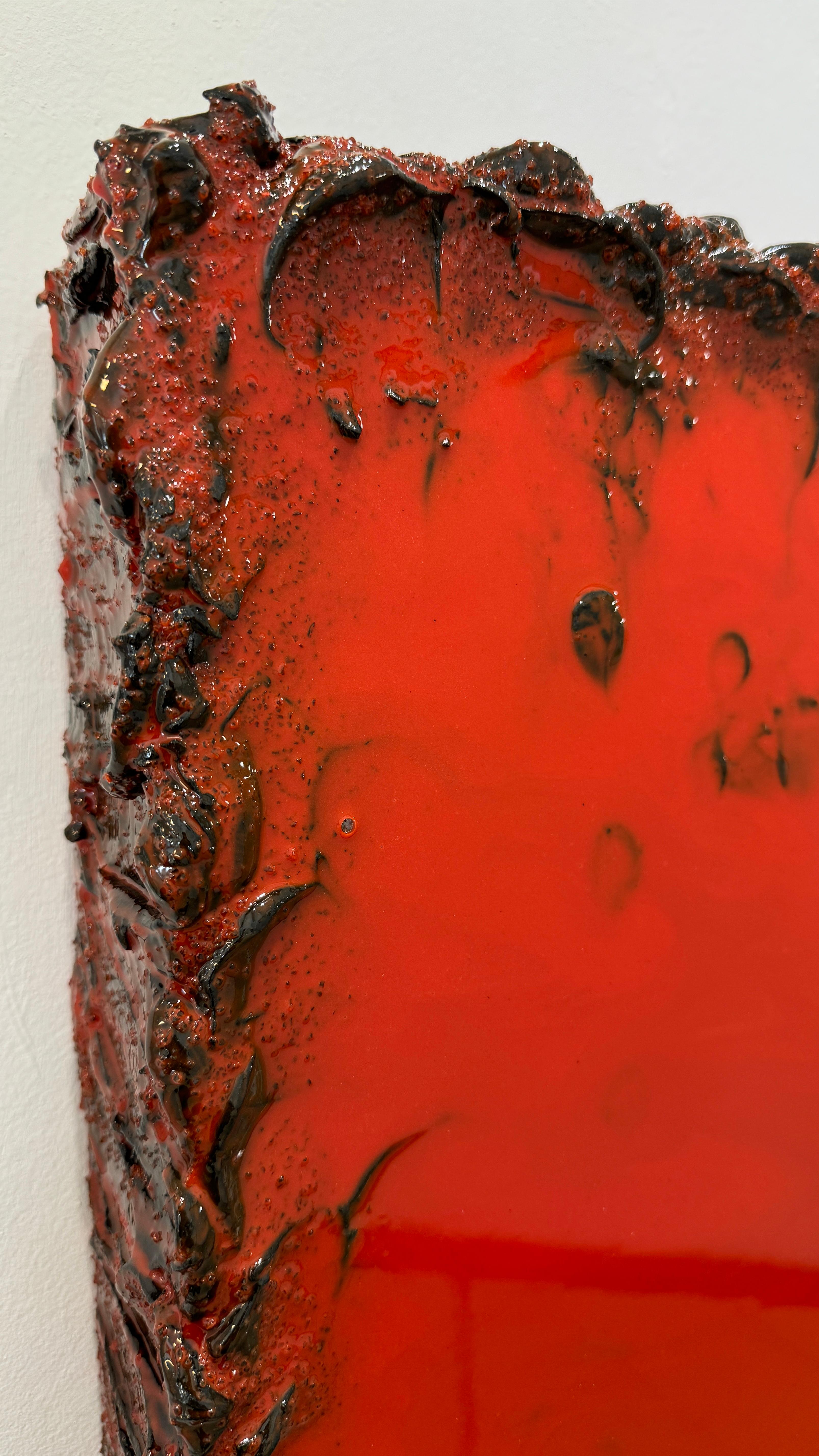 Diluvio rojo púrpura - Abstract Sculpture by José Macias 